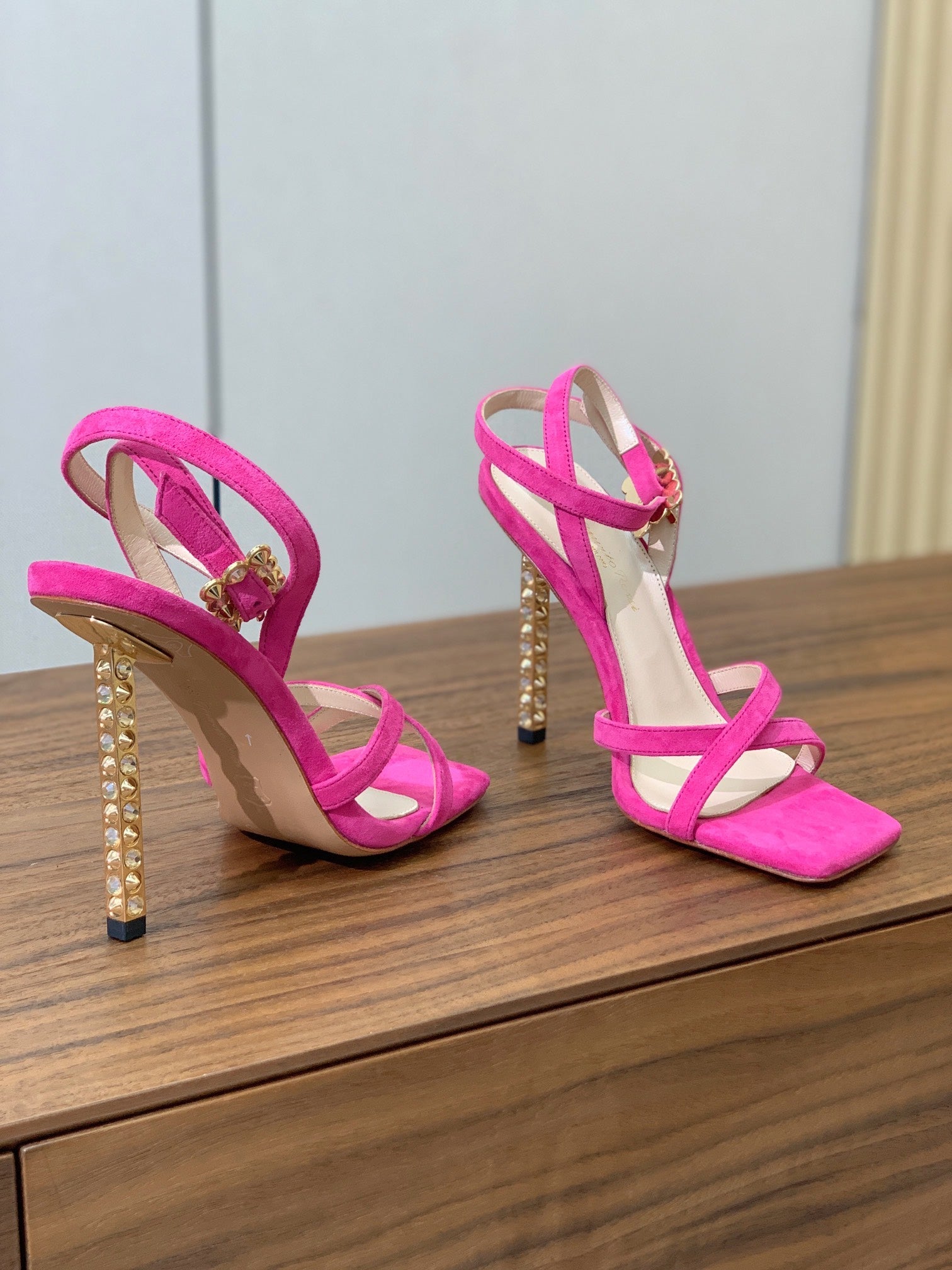 GIANVITO ROSSI 26S CRYSTAL HEELS 105 MM IN PINK SUEDE