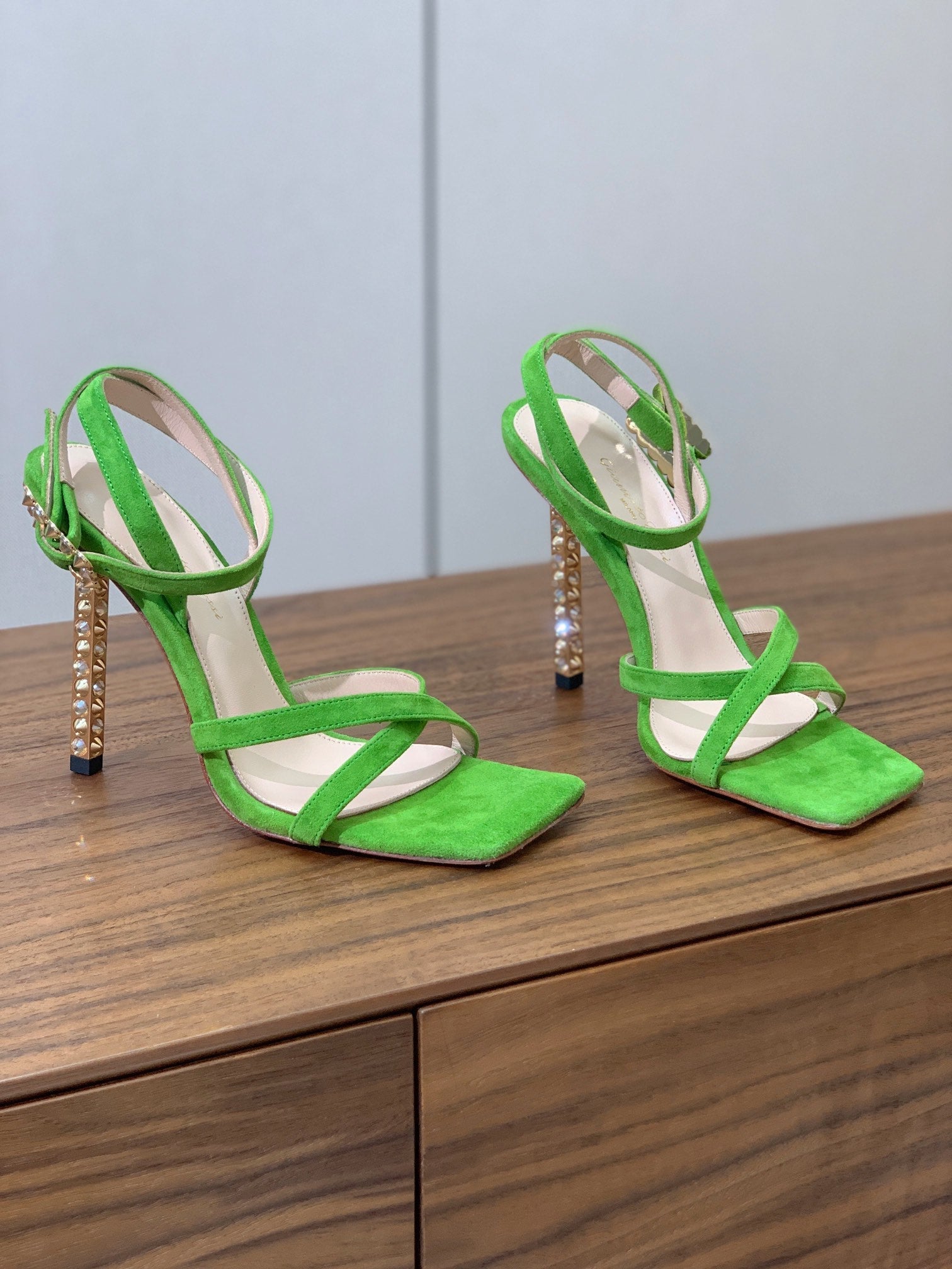 GIANVITO ROSSI 26S CRYSTAL HEELS 105 MM IN GREEN SUEDE