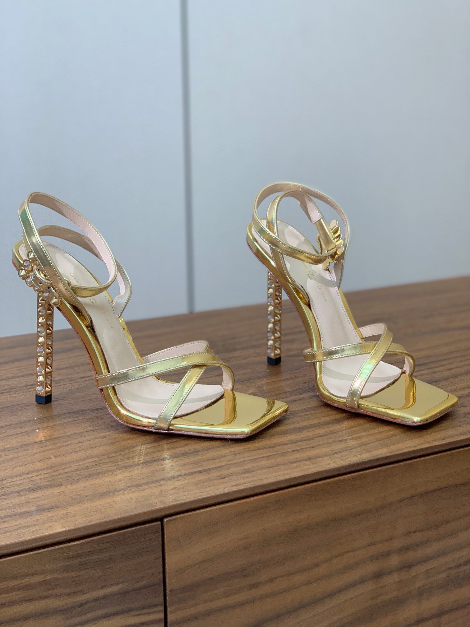 GIANVITO ROSSI 26S CRYSTAL HEELS 105 MM IN GOLD LAMBSKIN