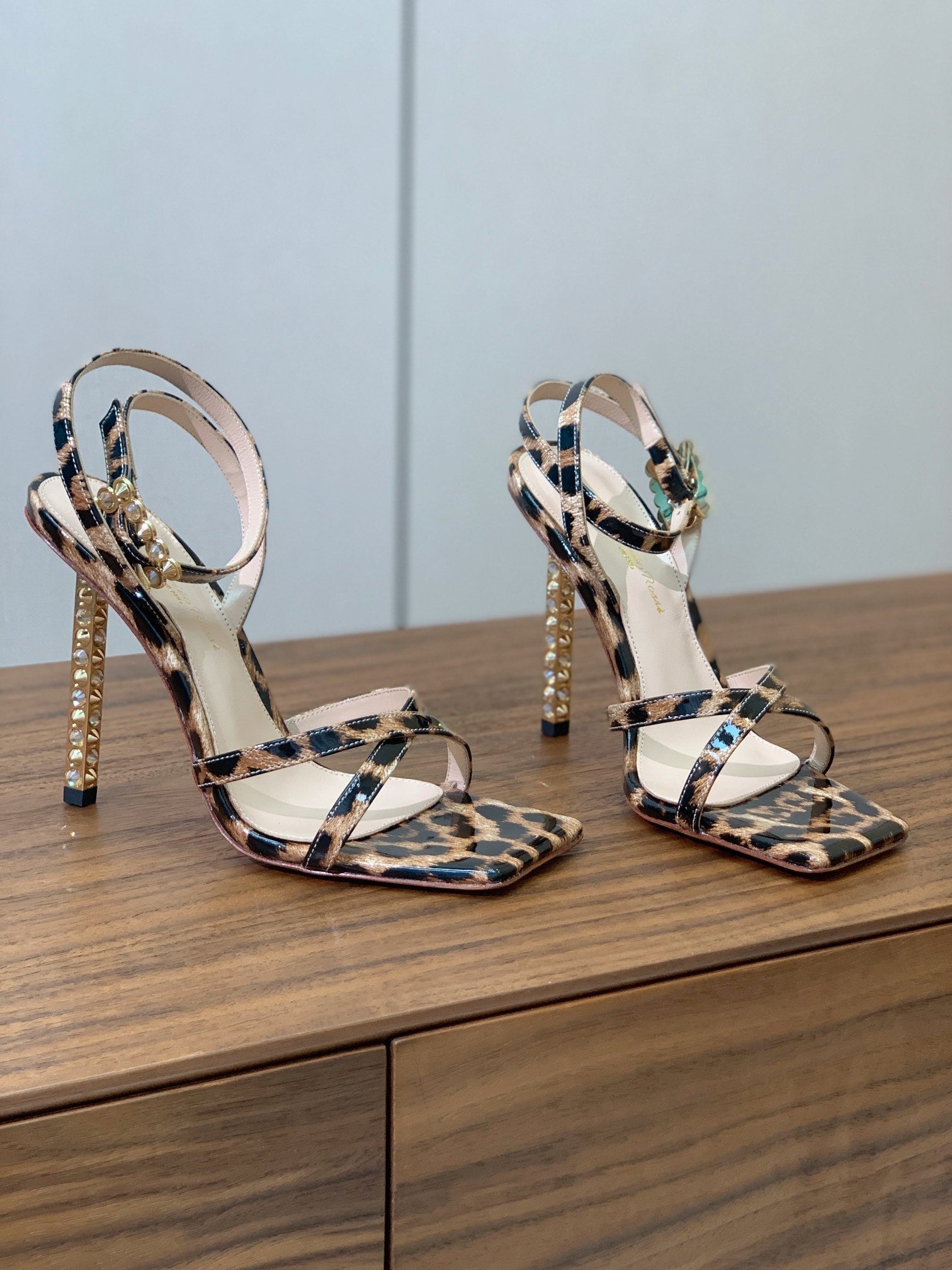 GIANVITO ROSSI 26S CRYSTAL HEELS 105 MM IN LEOPARD PRINT PATENT LAMBSKIN