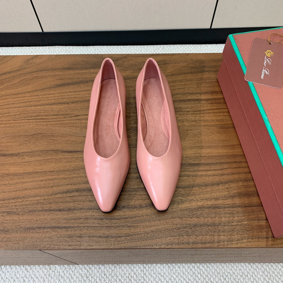 LP 26S BALLET FLATS IN LIGHT PINK CALFSKIN