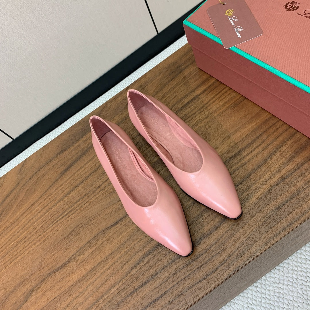 LP 26S BALLET FLATS IN LIGHT PINK CALFSKIN