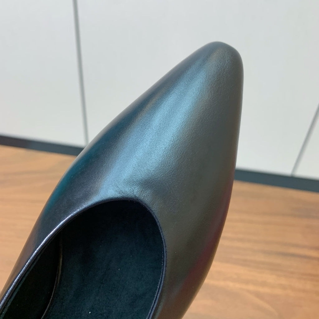 LP 26S BALLET FLATS IN BLACK CALFSKIN