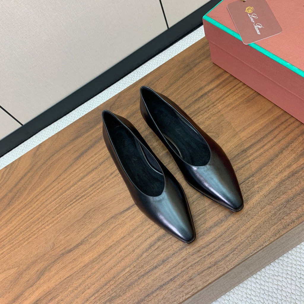 LP 26S BALLET FLATS IN BLACK CALFSKIN