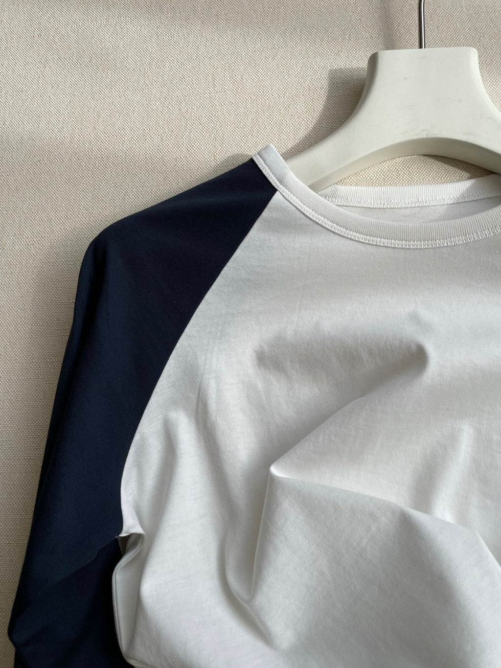 CELINE 26S CROPPED LONG-SLEEVE T-SHIRT 438