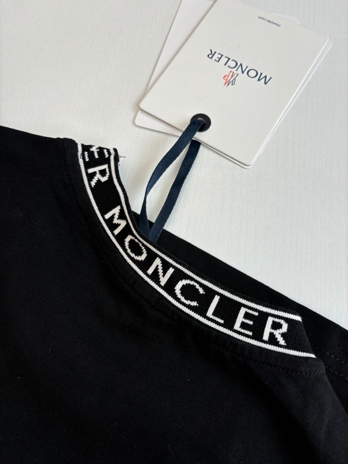 MONCLER 26S CREWNECK SHORT SLEEVE T-SHIRT 573