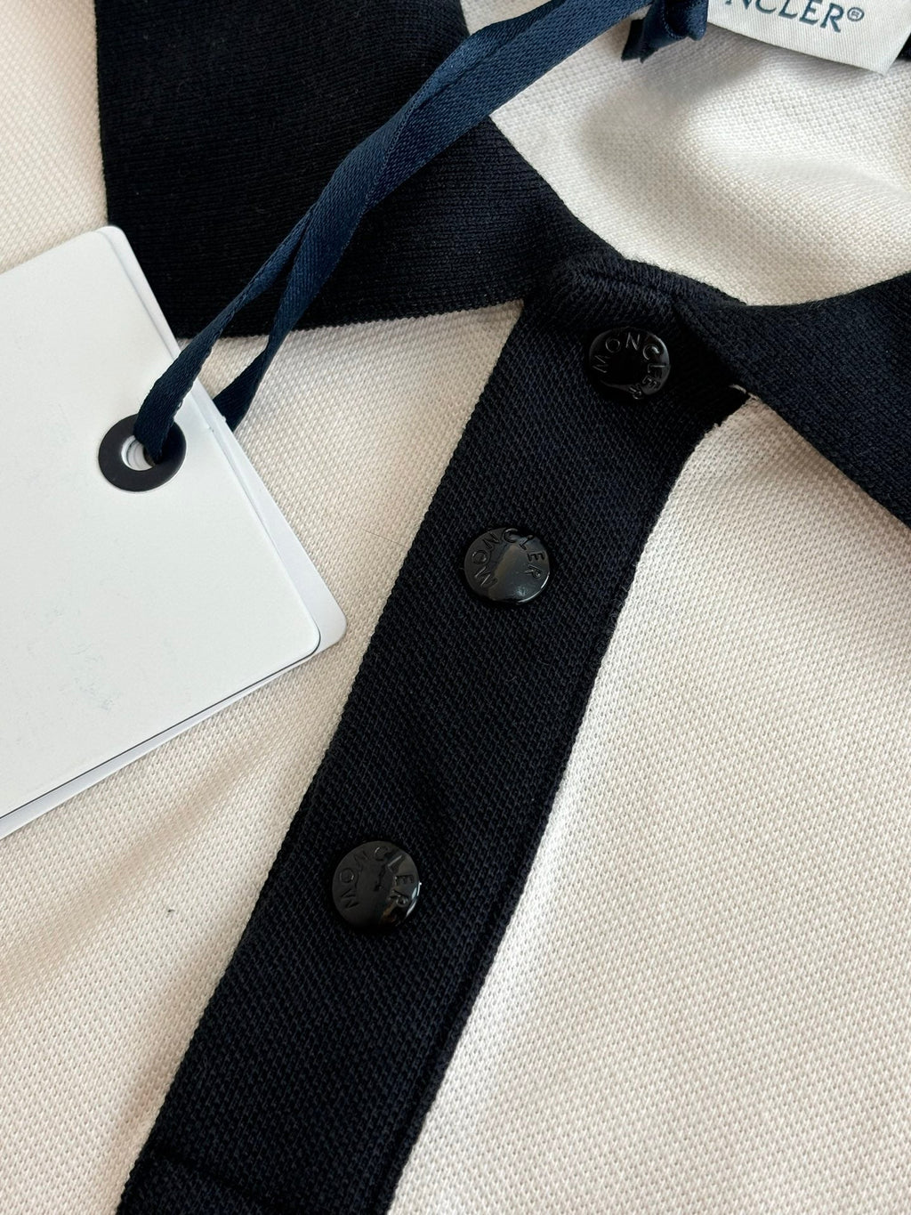 MONCLER 26S SHORT SLEEVE POLO SHIRT 576