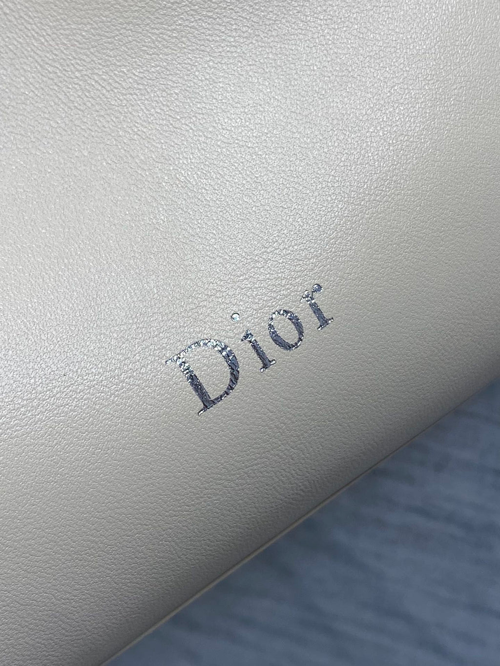 DIOR 26S BOW BAG 30 IN WHITE LAMBSKIN