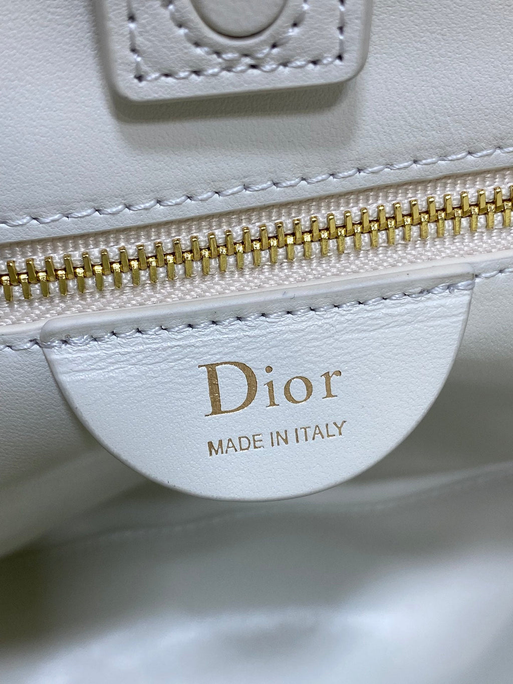 DIOR 26S TRIANON BAG 25 IN WHITE LAMBSKIN