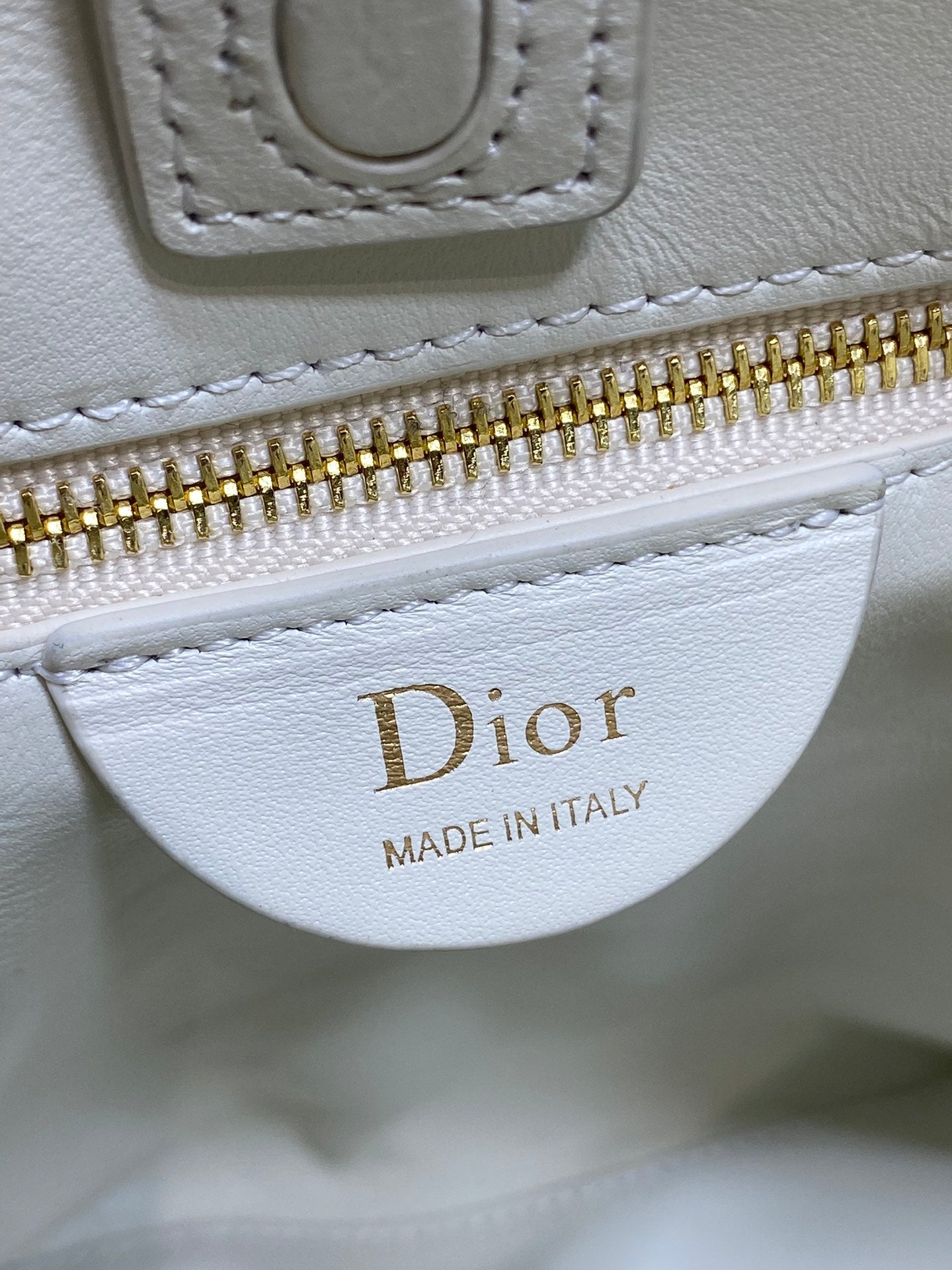 DIOR 26S TRIANON BAG 18 IN WHITE LAMBSKIN