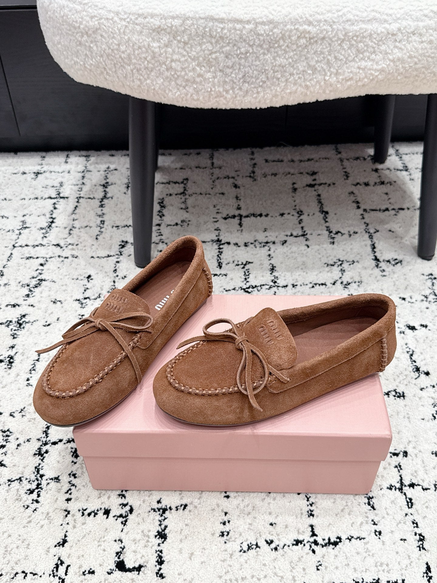 MIUMIU 26S BOW LOAFERS IN CARAMEL BROWN SUEDE