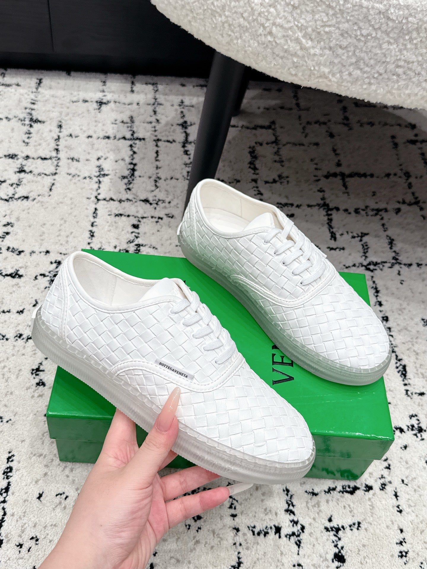 BOTTEGA VENETA 26S SNEAKERS IN WHITE WOVEN LAMBSKIN