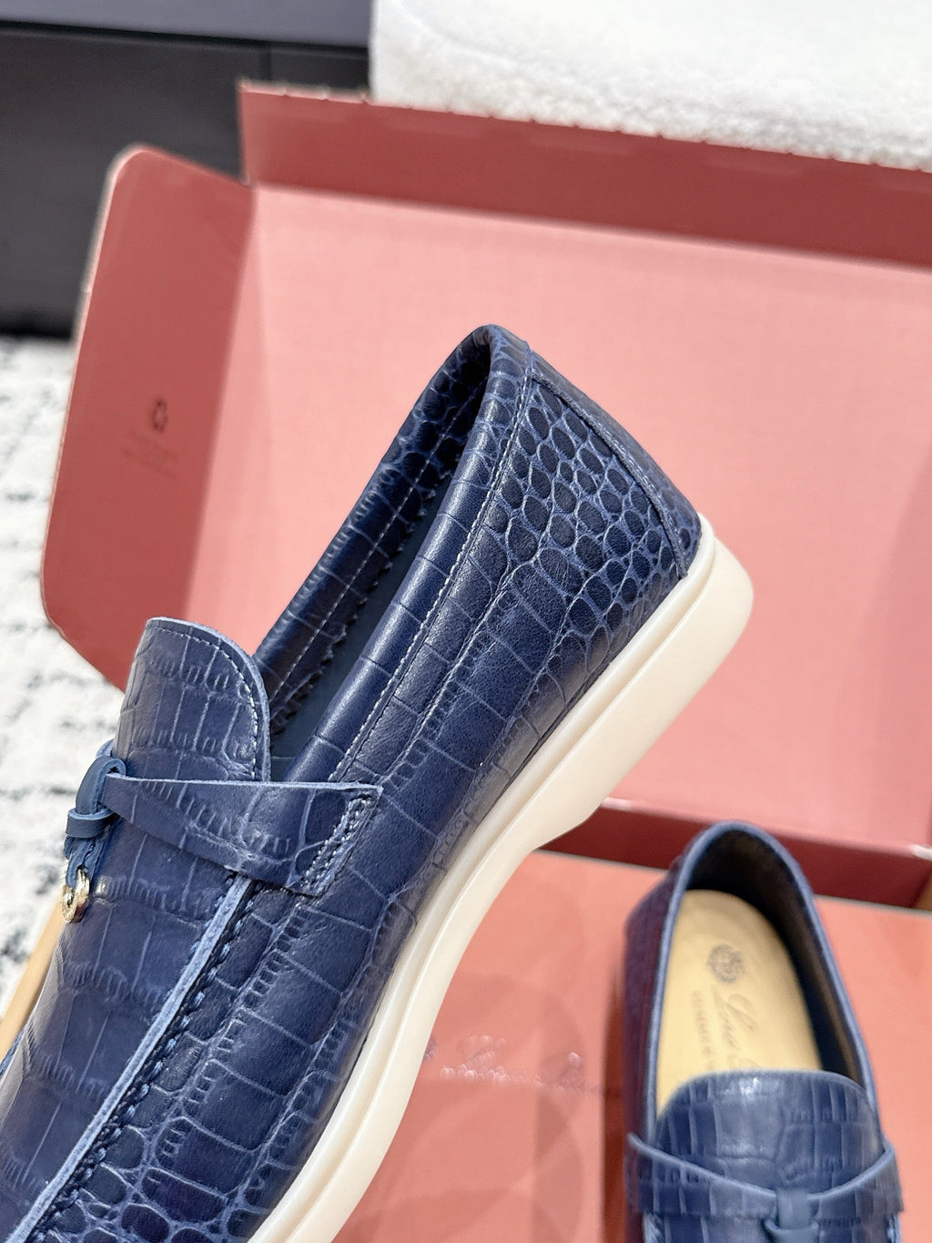 LP 26S SUMMER CHARMS WALK LOAFER IN DARK BLUE CROCODILE CALFSKIN GOLD HARDWARE