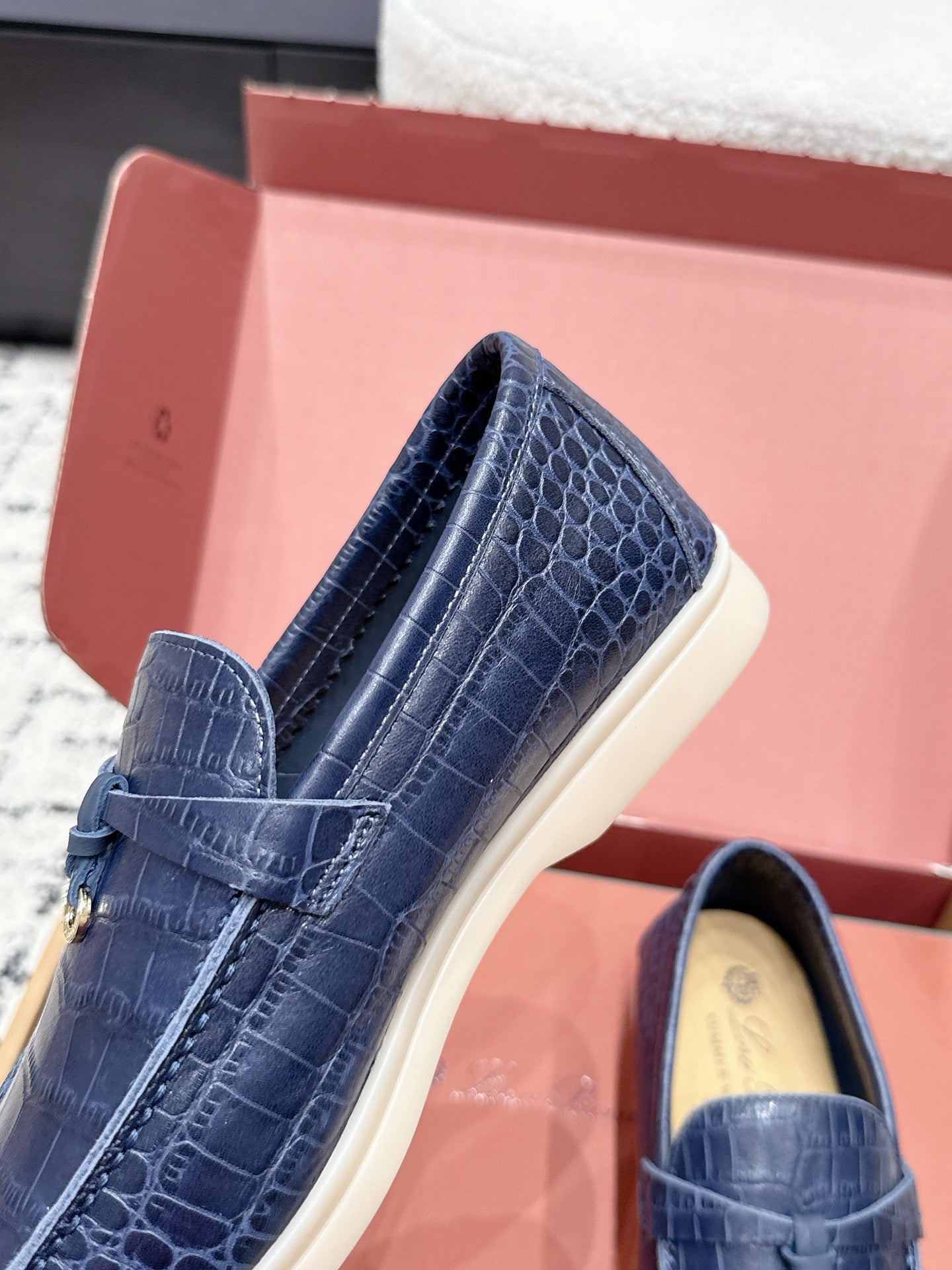LP 26S SUMMER CHARMS WALK LOAFER IN DARK BLUE CROCODILE CALFSKIN GOLD HARDWARE