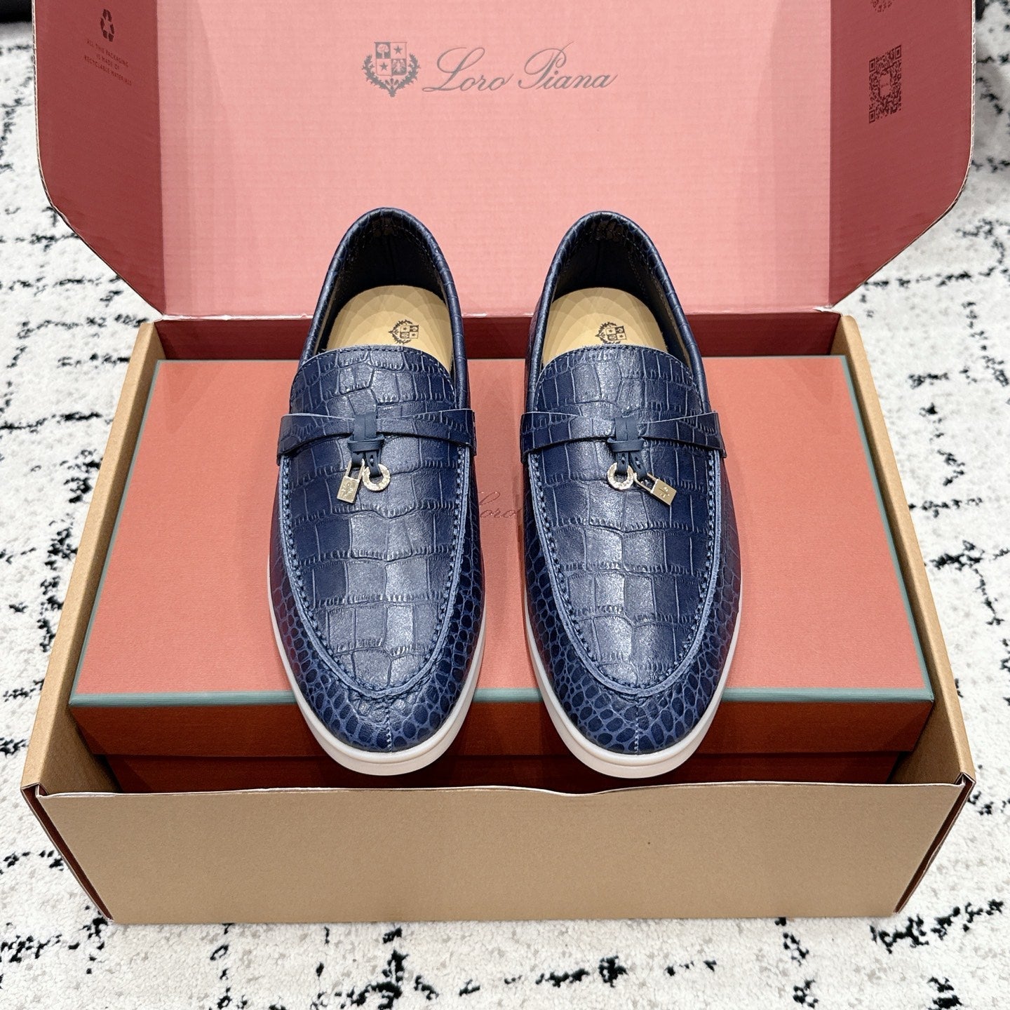 LP 26S SUMMER CHARMS WALK LOAFER IN DARK BLUE CROCODILE CALFSKIN GOLD HARDWARE