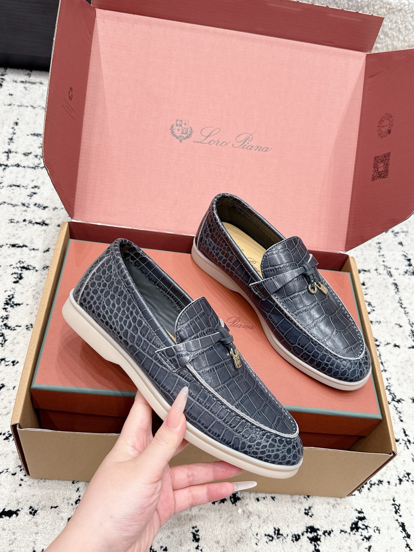 LP 26S SUMMER CHARMS WALK LOAFER IN BLUE GREY CROCODILE CALFSKIN GOLD HARDWARE