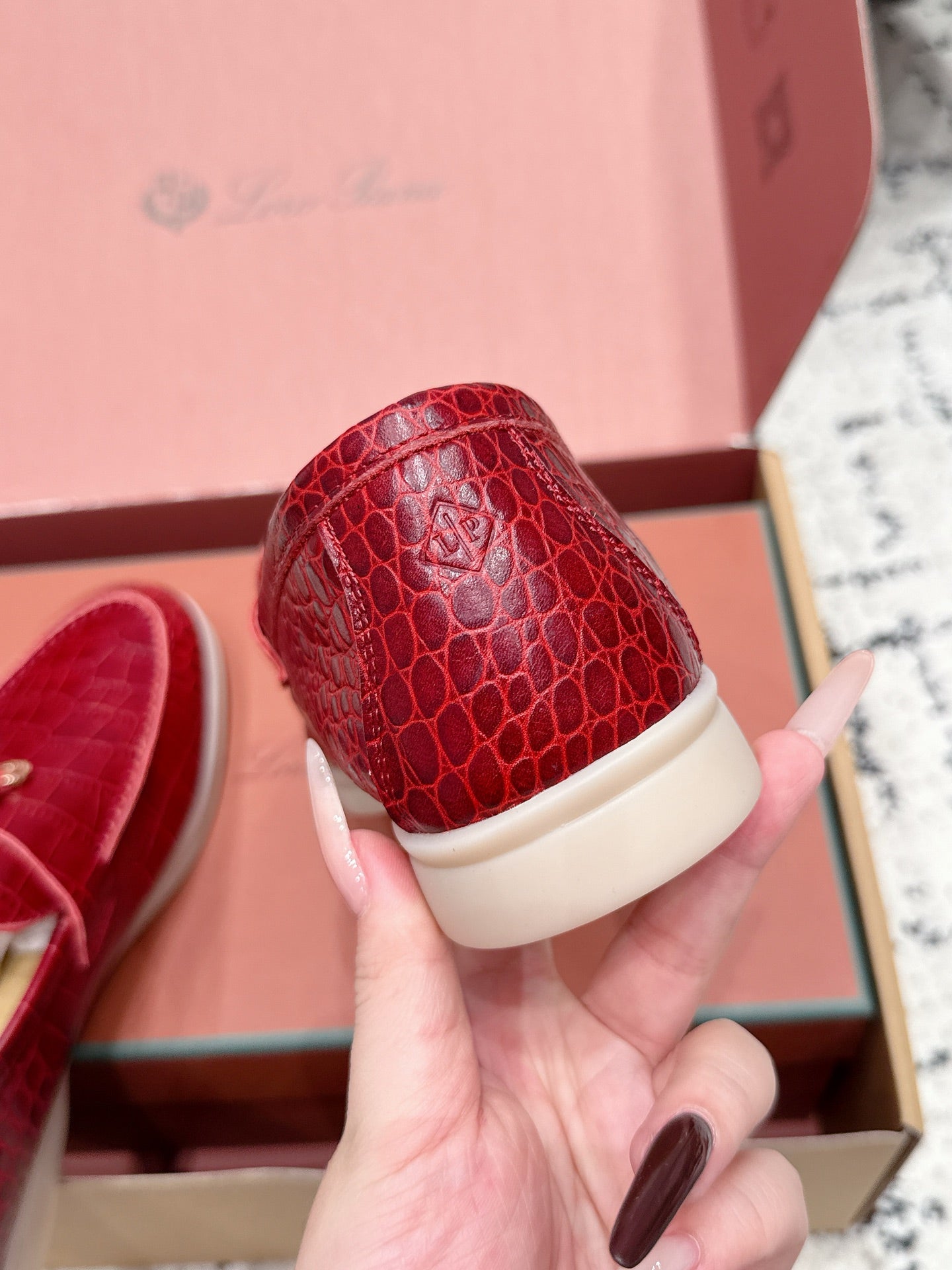 LP 26S SUMMER CHARMS WALK LOAFER IN DARK RED CROCODILE CALFSKIN GOLD HARDWARE
