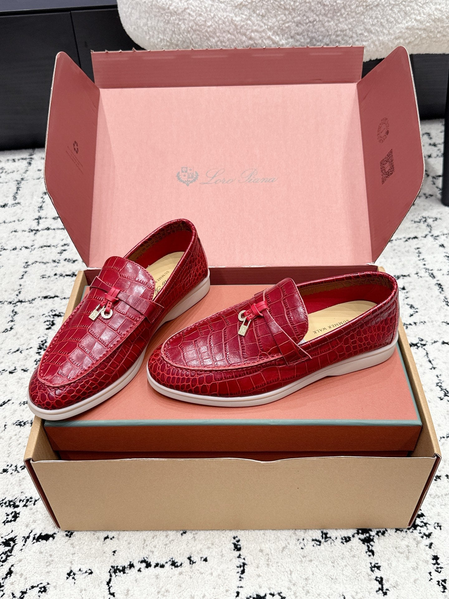 LP 26S SUMMER CHARMS WALK LOAFER IN DARK RED CROCODILE CALFSKIN GOLD HARDWARE