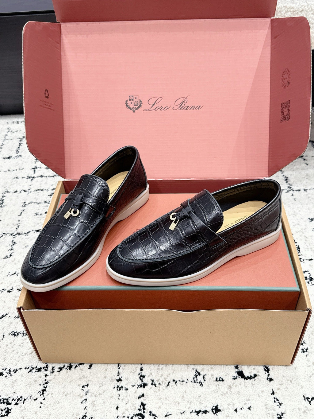 LP 26S SUMMER CHARMS WALK LOAFER IN BLACK CROCODILE CALFSKIN GOLD HARDWARE