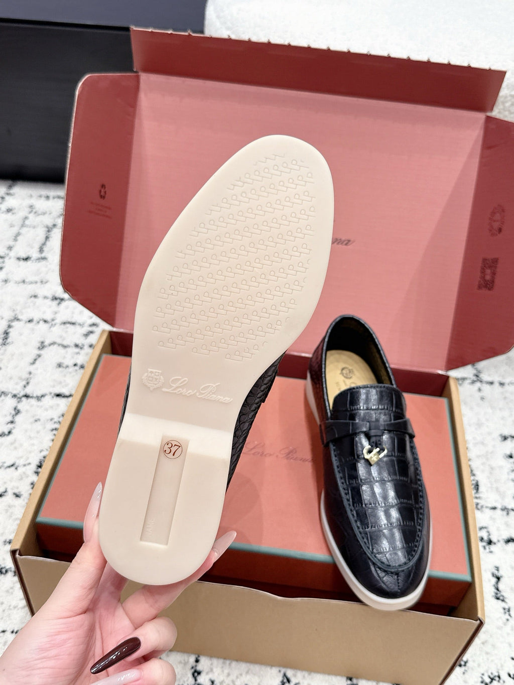 LP 26S SUMMER CHARMS WALK LOAFER IN BLACK CROCODILE CALFSKIN GOLD HARDWARE