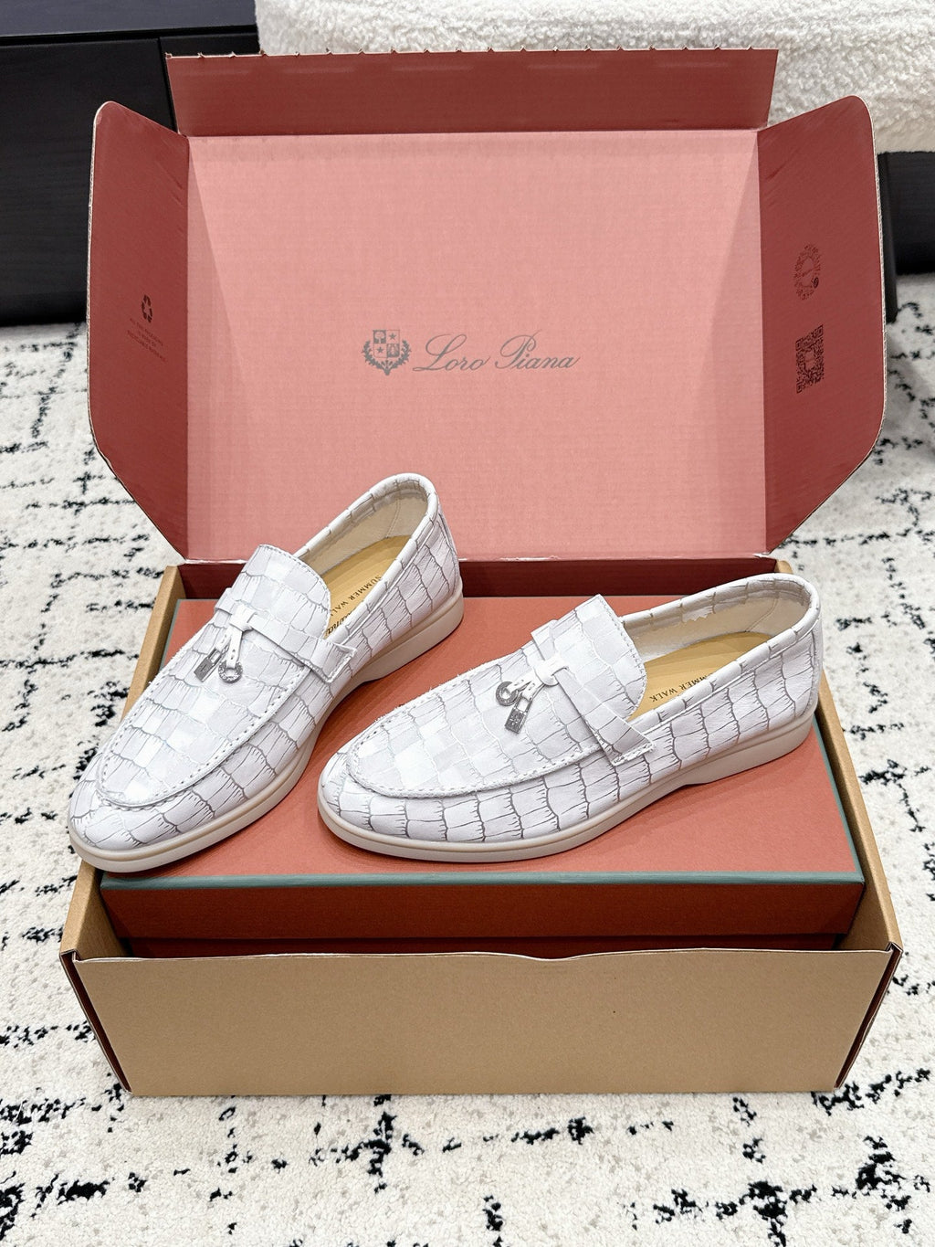 LP 26S SUMMER CHARMS WALK LOAFER IN WHITE CROCODILE CALFSKIN SILVER HARDWARE