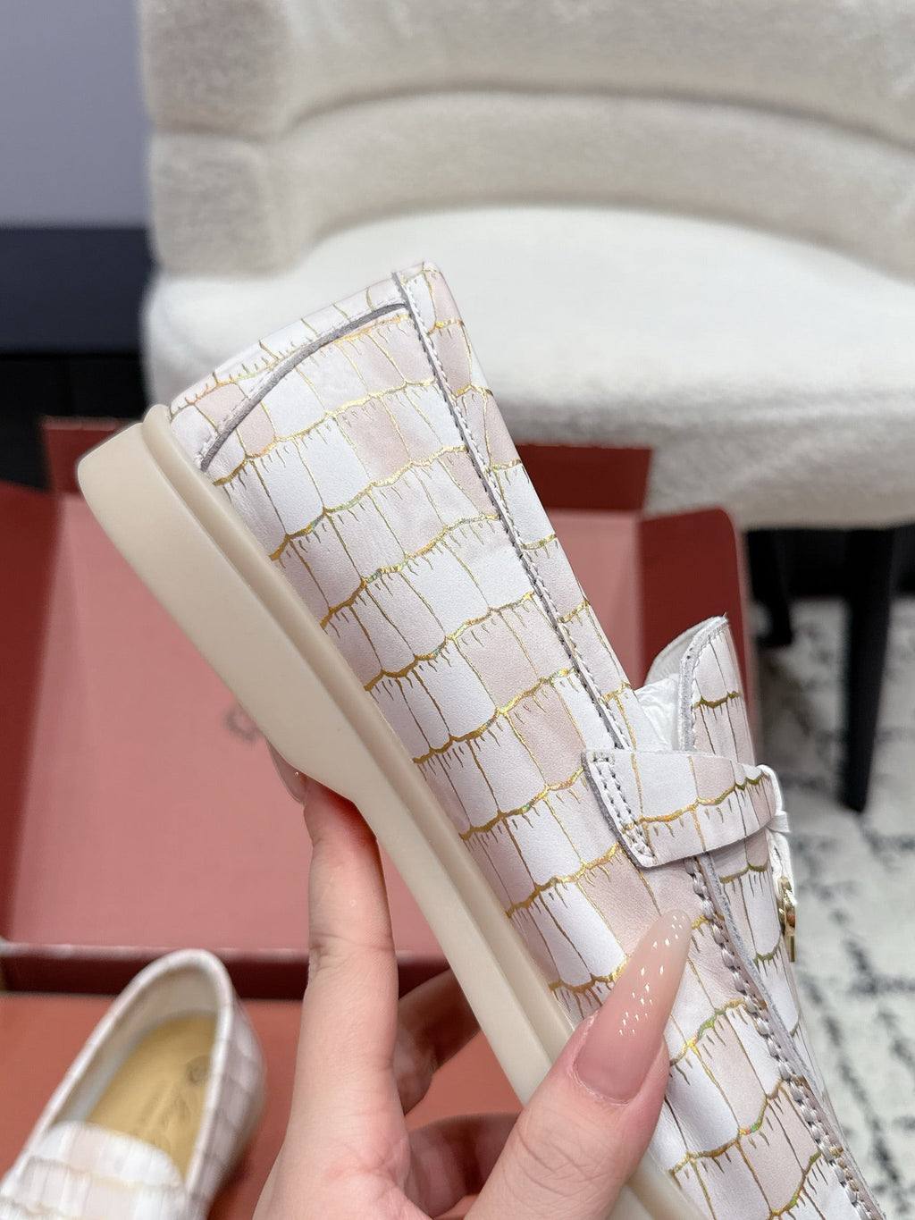 LP 26S SUMMER CHARMS WALK LOAFER IN WHITE CROCODILE CALFSKIN GOLD HARDWARE