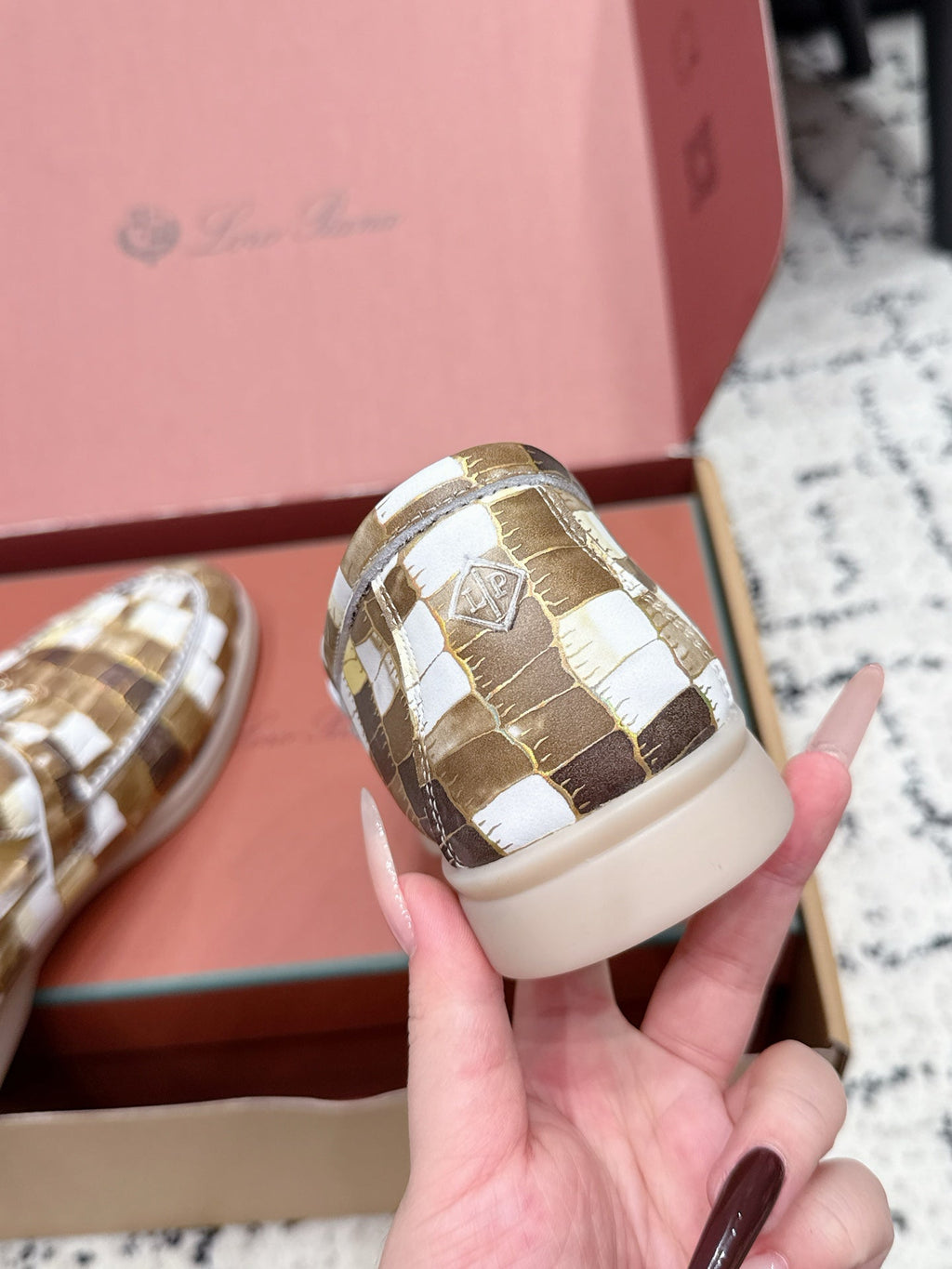 LP 26S SUMMER CHARMS WALK LOAFER IN WHITE BROWN CROCODILE CALFSKIN GOLD HARDWARE