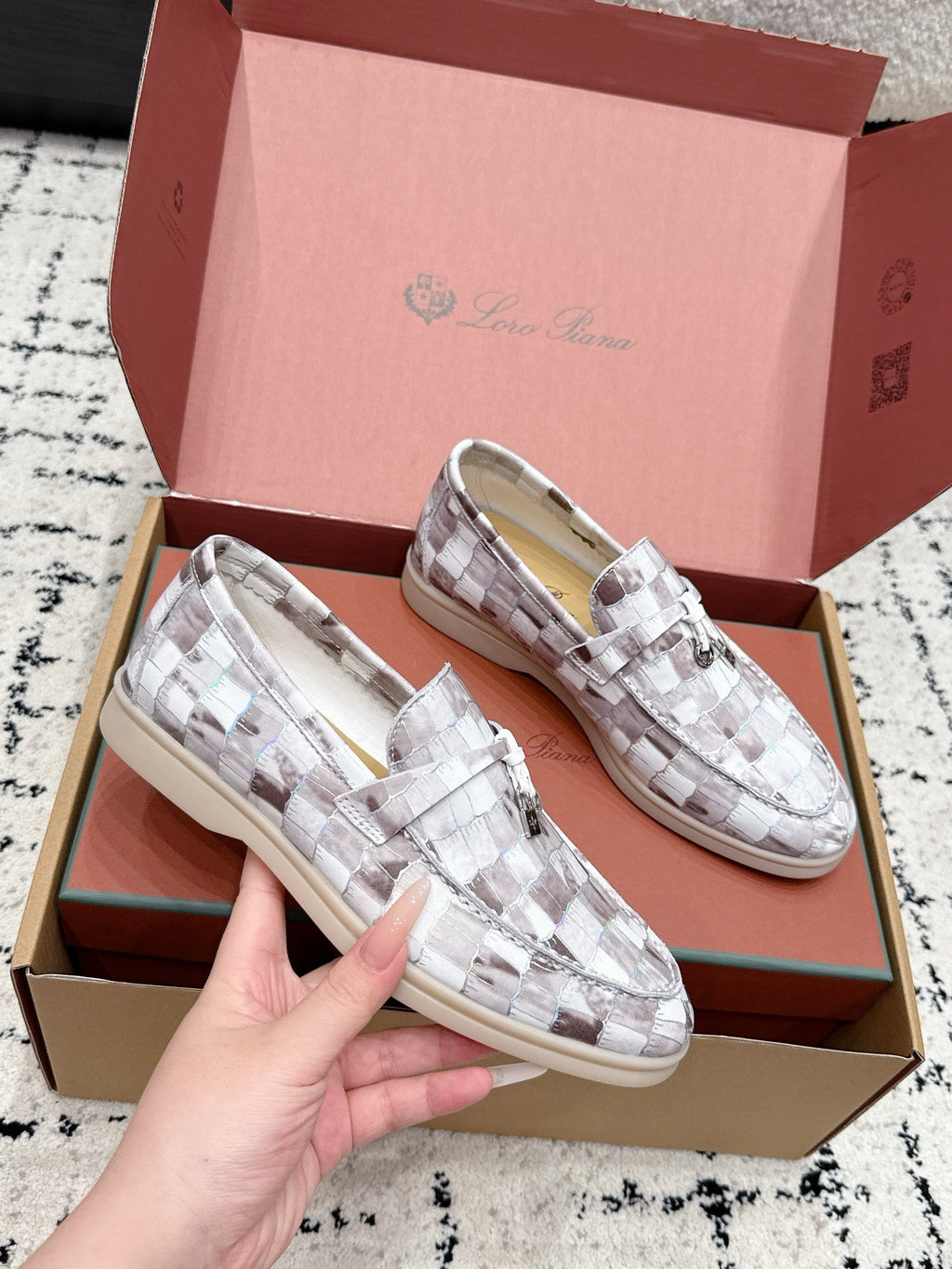 LP 26S SUMMER CHARMS WALK LOAFER IN PURPLE GRAY CROCODILE CALFSKIN SILVER HARDWARE