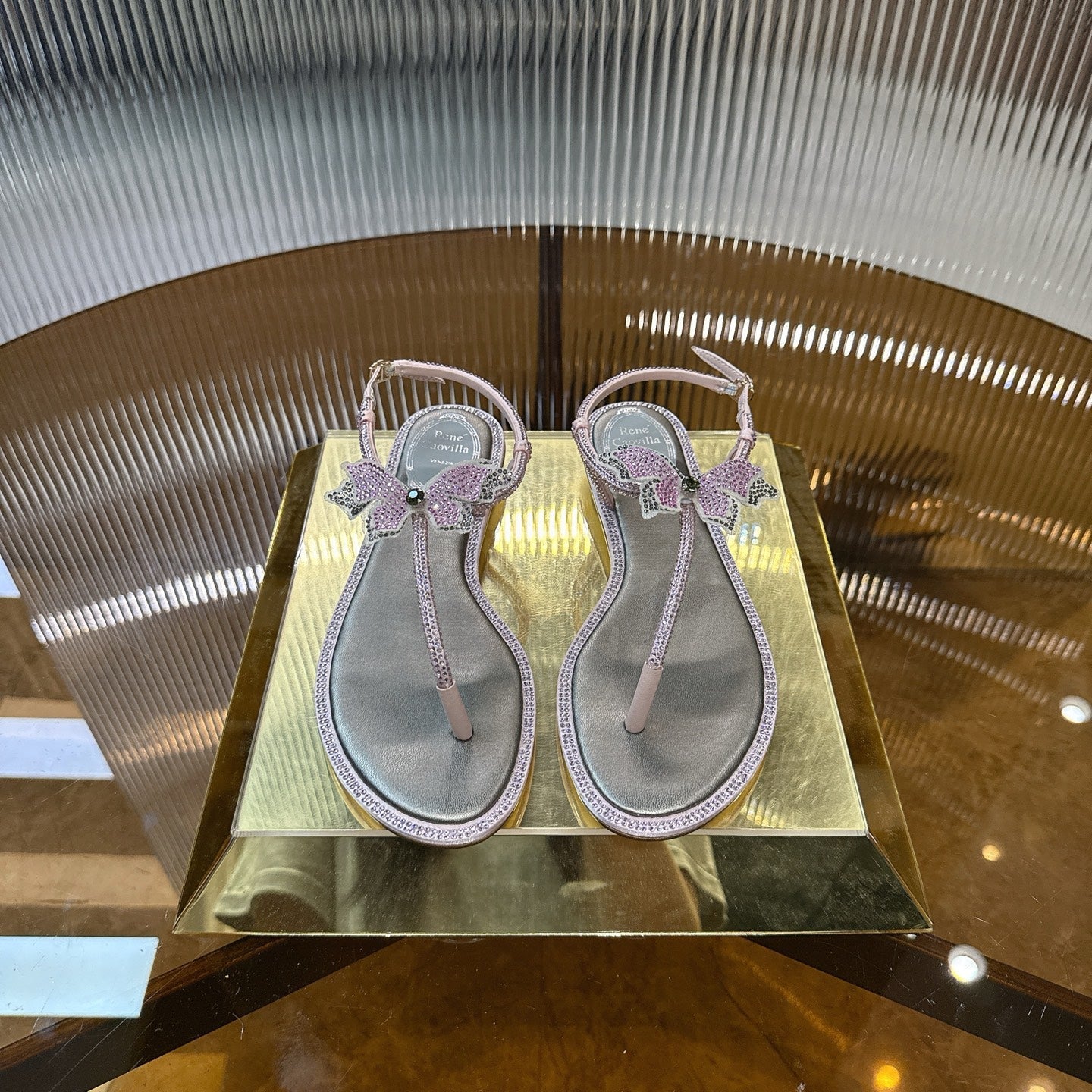 RENE CAOVILLA 26S BUTTERFLY THONG SANDALS IN SILVER & PINK LAMBSKIN
