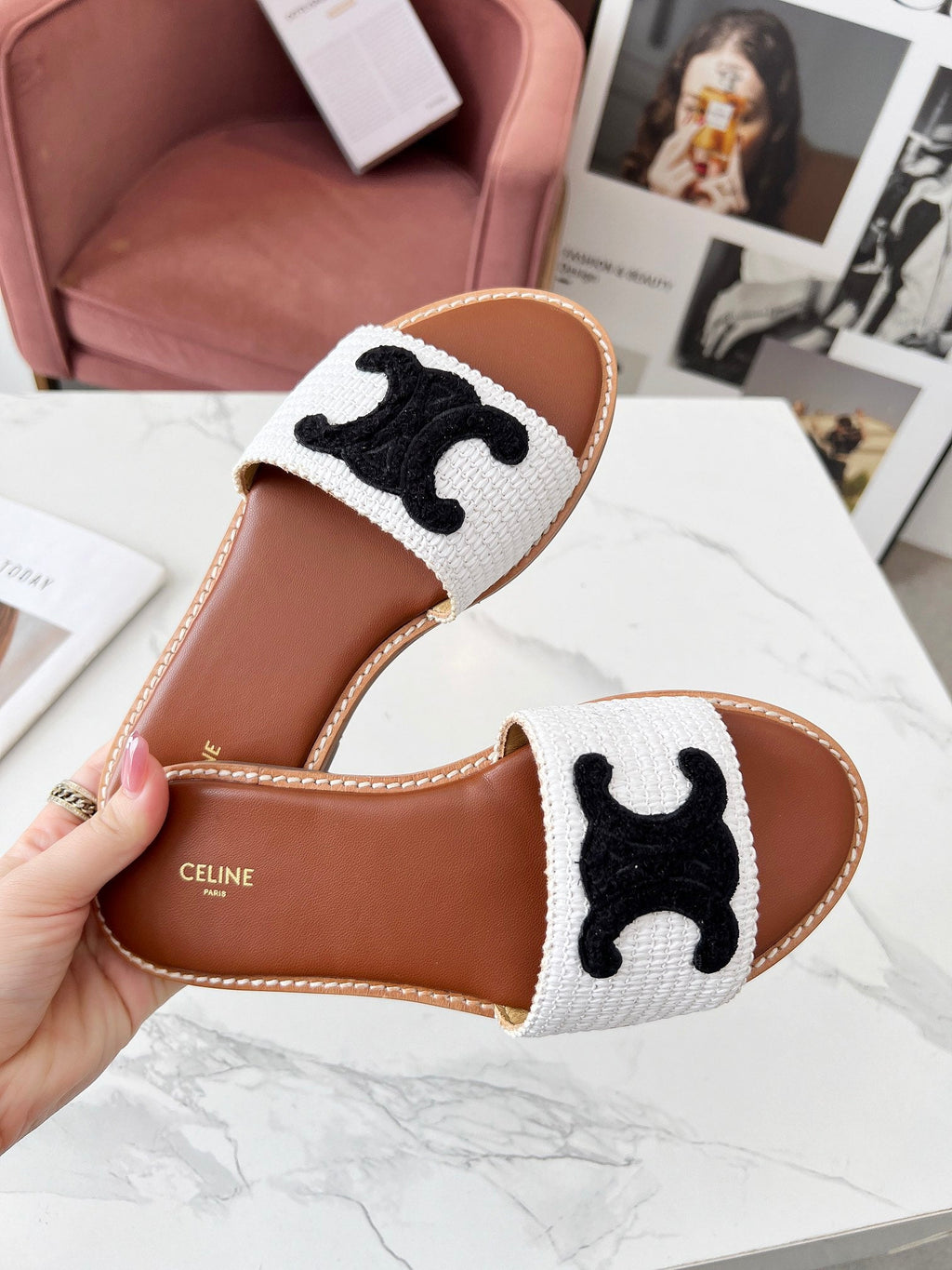 LYMPIA MULE WHITE RAFFIA AND BLACK WOOL LOGO