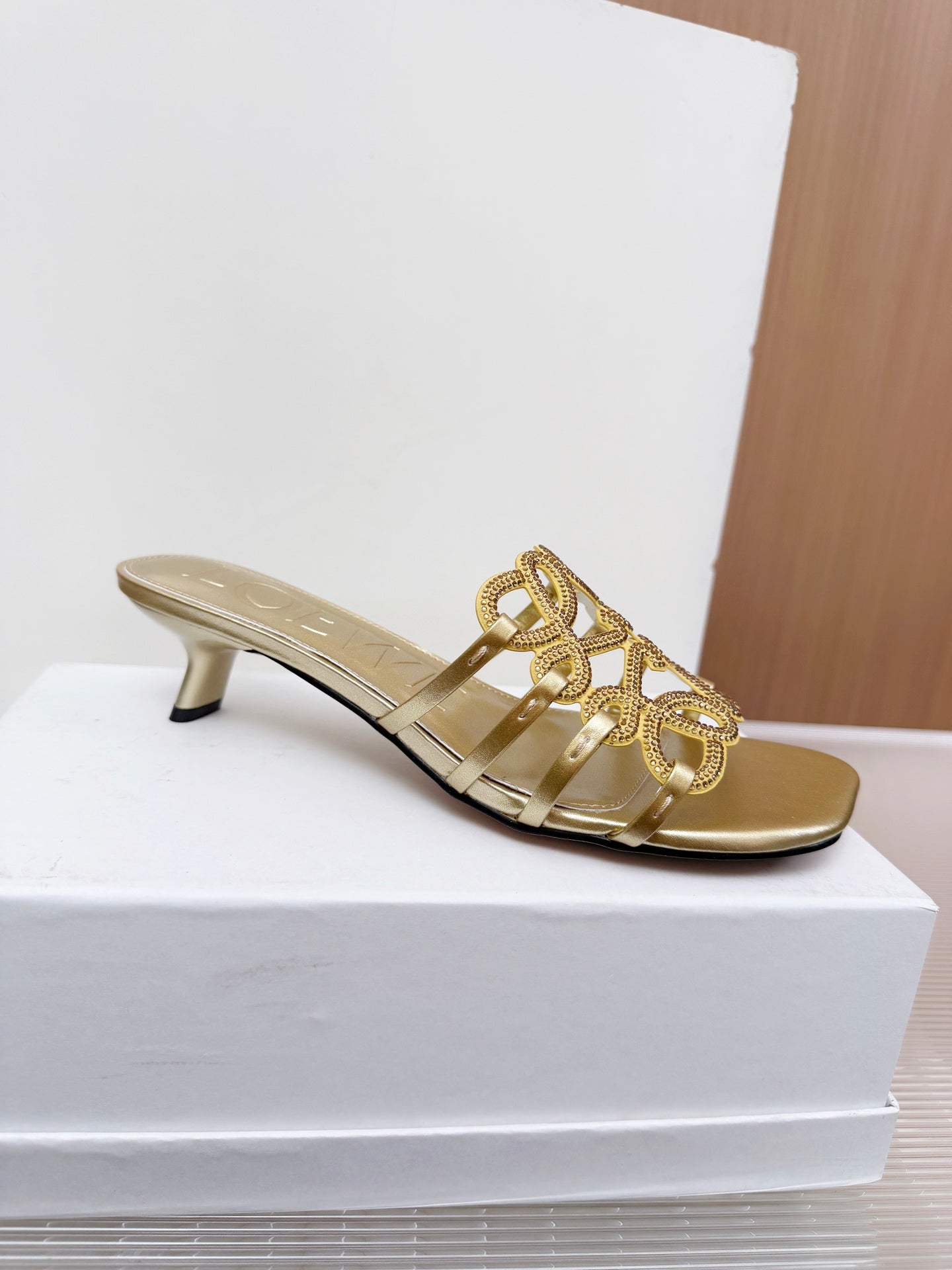 LOEWE 26S PETAL ANAGRAM SLIDE 45MM IN GOLD SOFT CALFSKIN WITH CRYSTALS