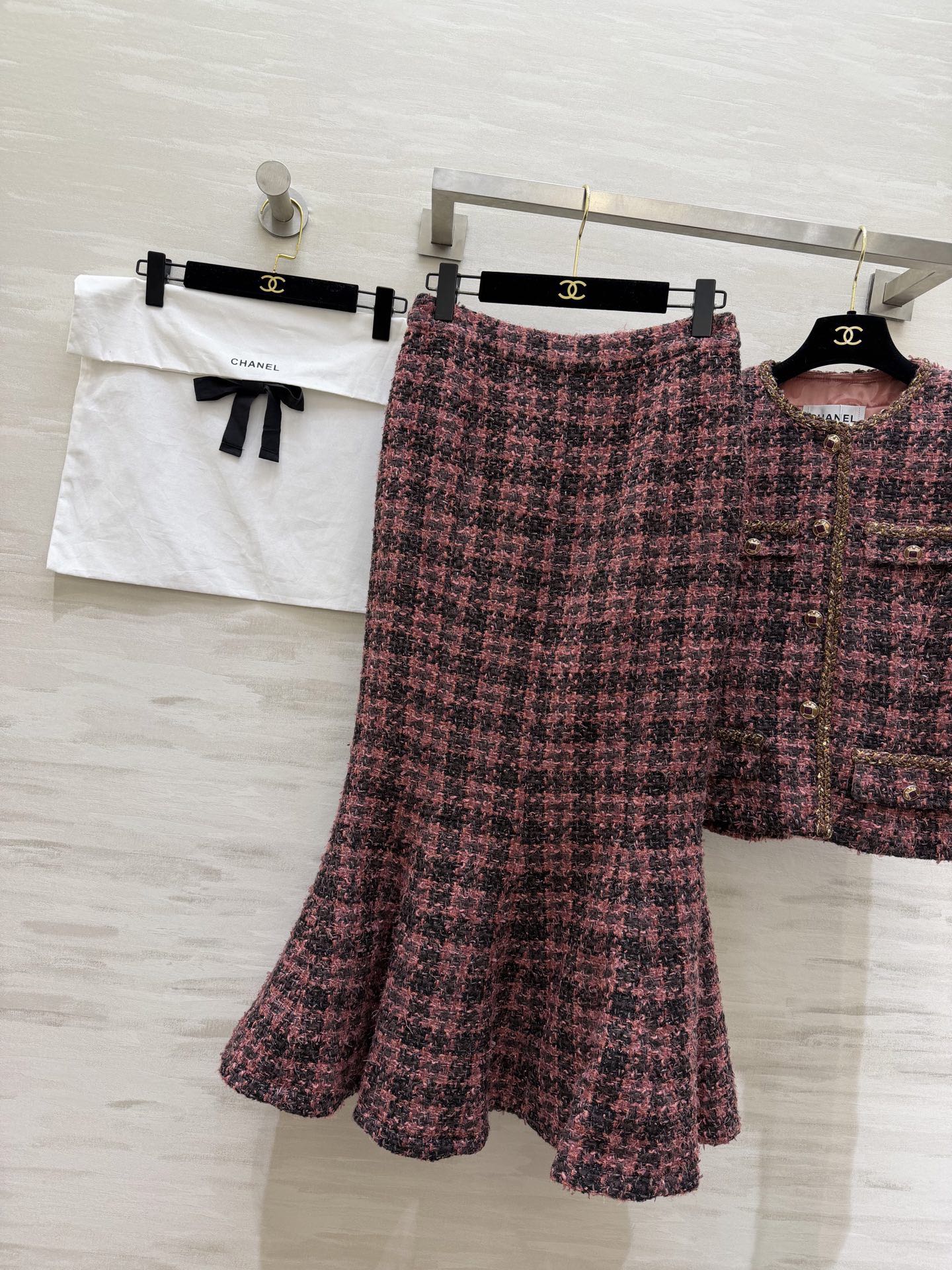 CHANEL 26S WOOL JACKET AND SKIRT SET 925