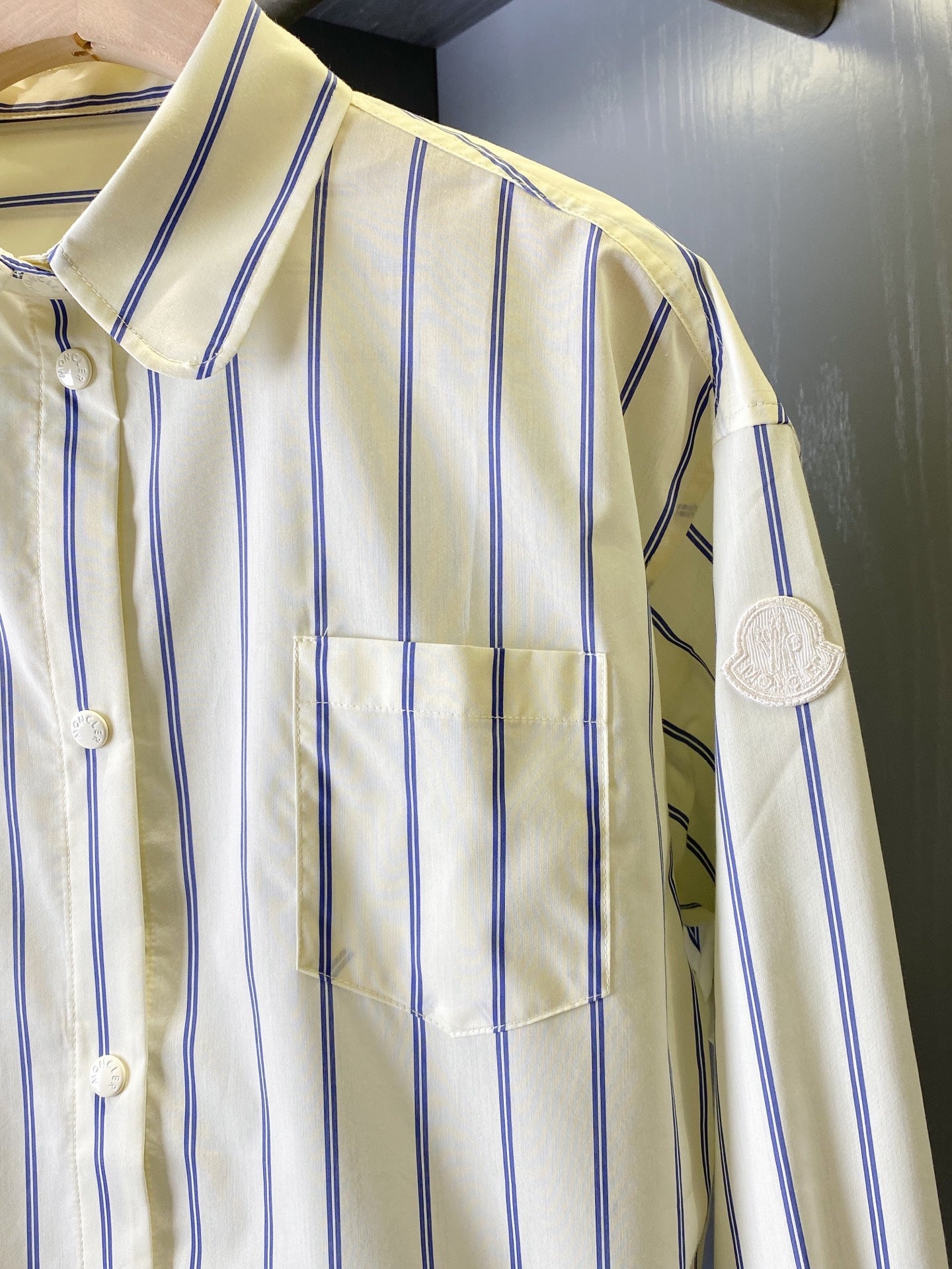 MONCLER 26S STRIPED LONG-SLEEVE SHIRT 679