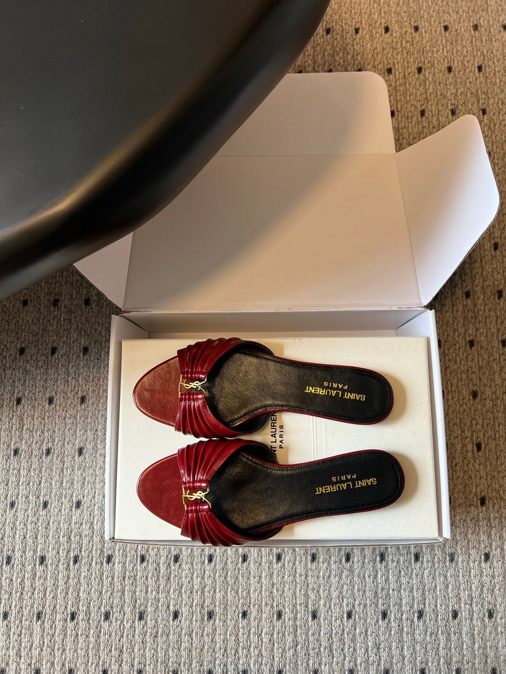 YSL 26S BABYLONE FLAT MULES IN RED LAMBSKIN