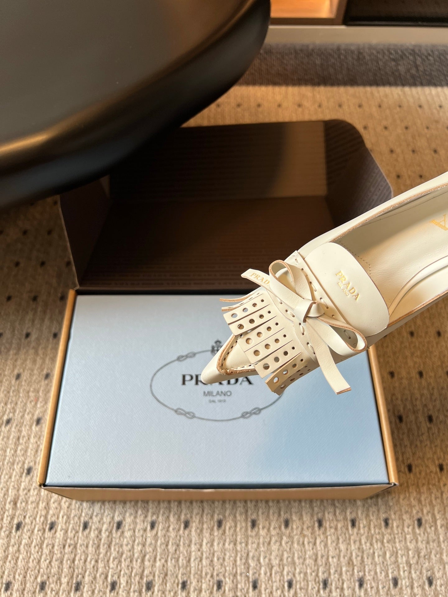 PRADA 26S POINTED TOE BOW FRINGE PUMPS 50MM IN IVORY WHITE CALFSKIN
