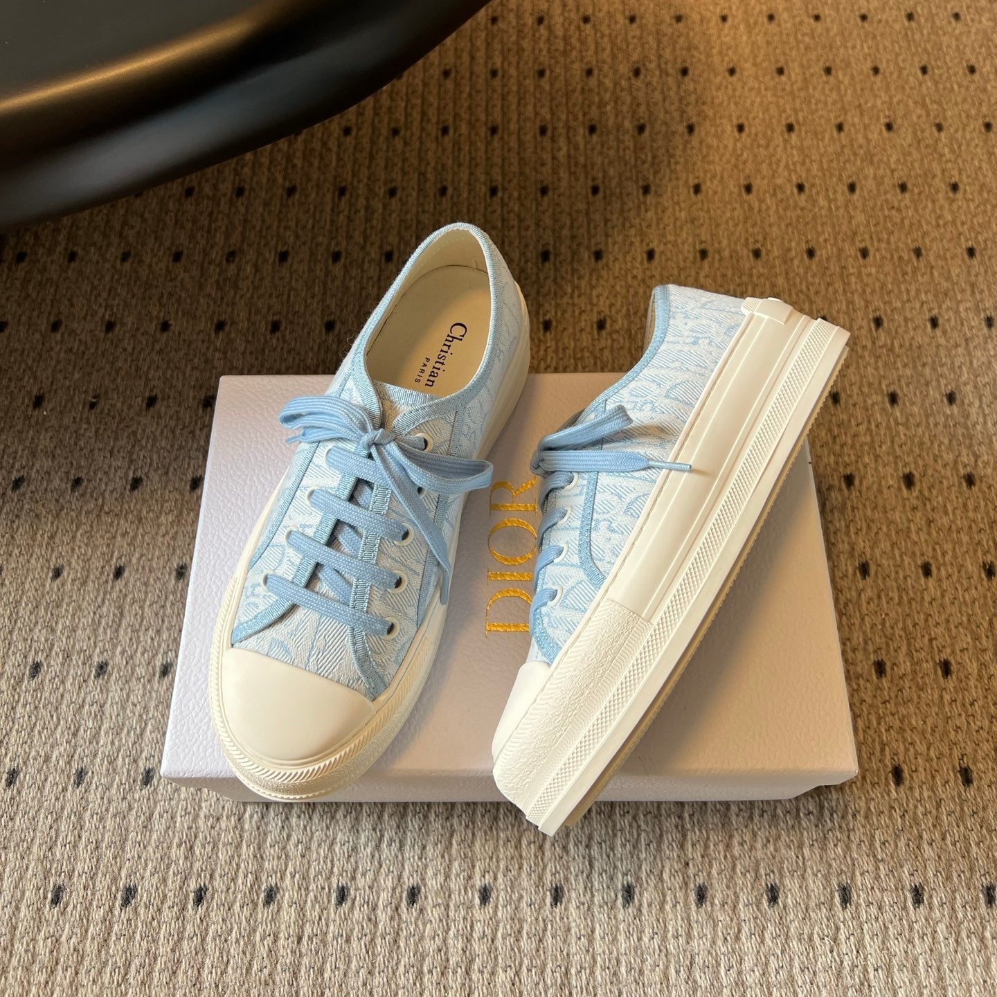 DIOR 26S LOW-TOP SNEAKER 50MM IN LIGHT BLUE OBLIQUE EMBROIDERED CANVAS