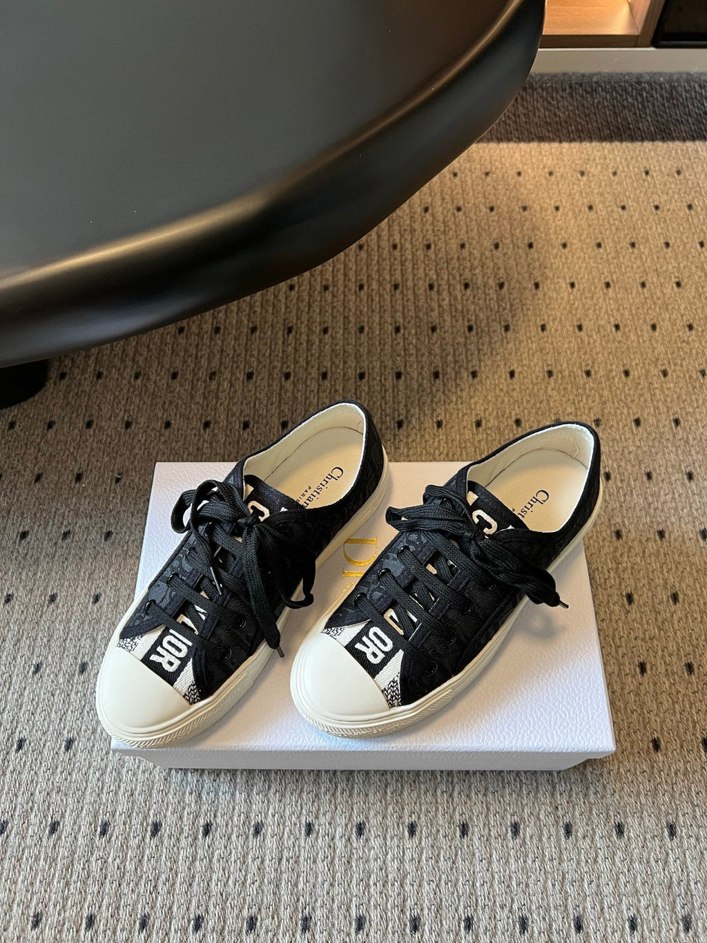 DIOR 26S LOW-TOP SNEAKER 35MM IN BLACK OBLIQUE EMBROIDERED CANVAS