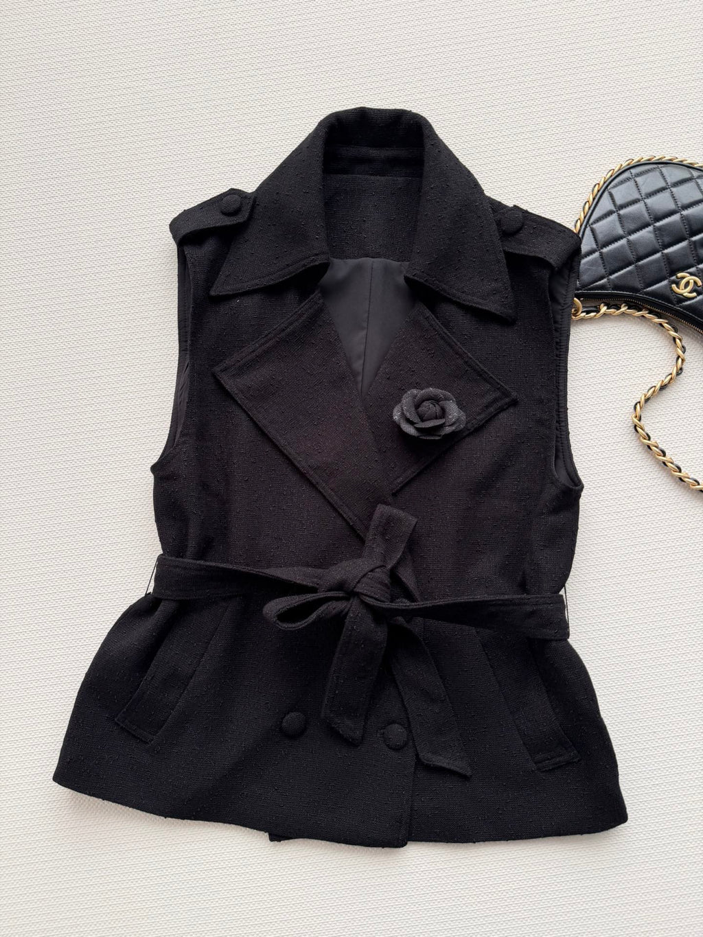 CHANEL 26S SLEEVELESS BLAZER 706