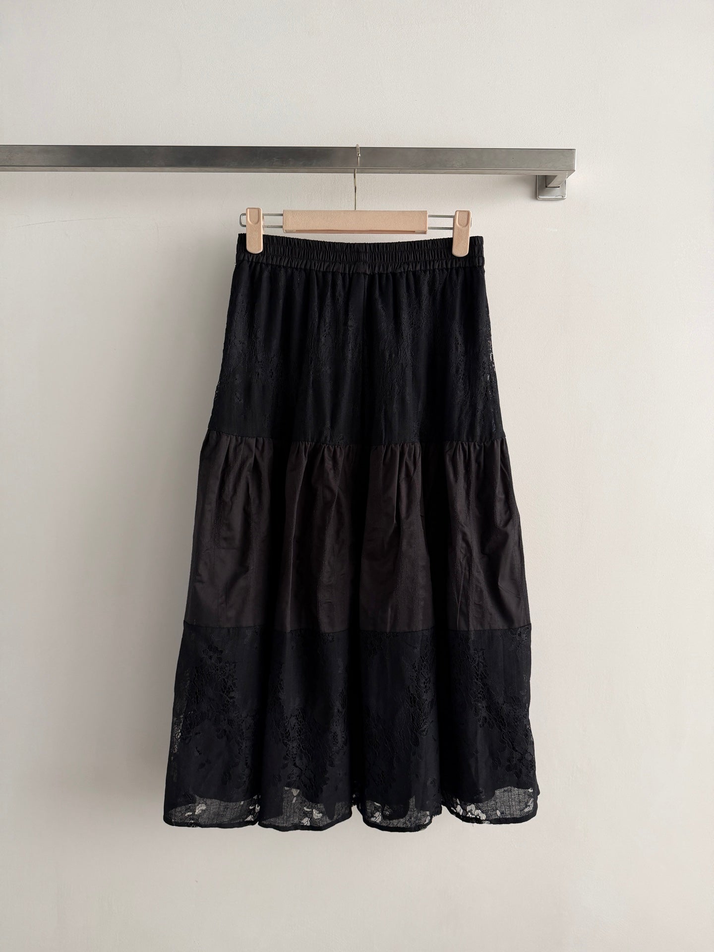 MIUMIU 26S LACE TRIM MIDI SKIRT 1226