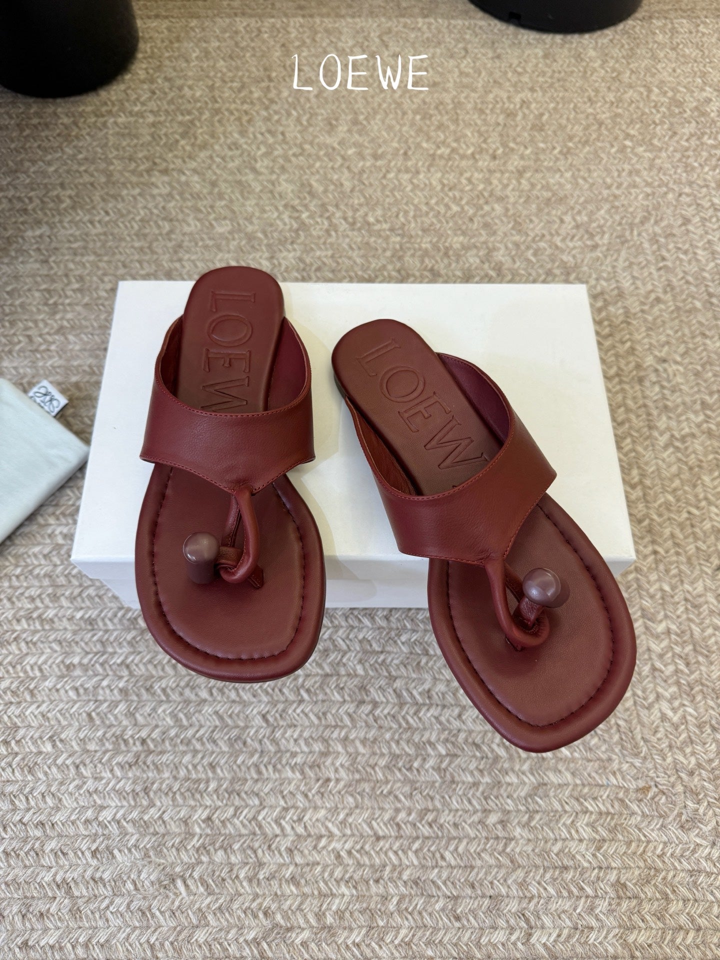 LOEWE 26S TOGGLE FLAT SANDAL IN DARK BROWN CALFSKIN