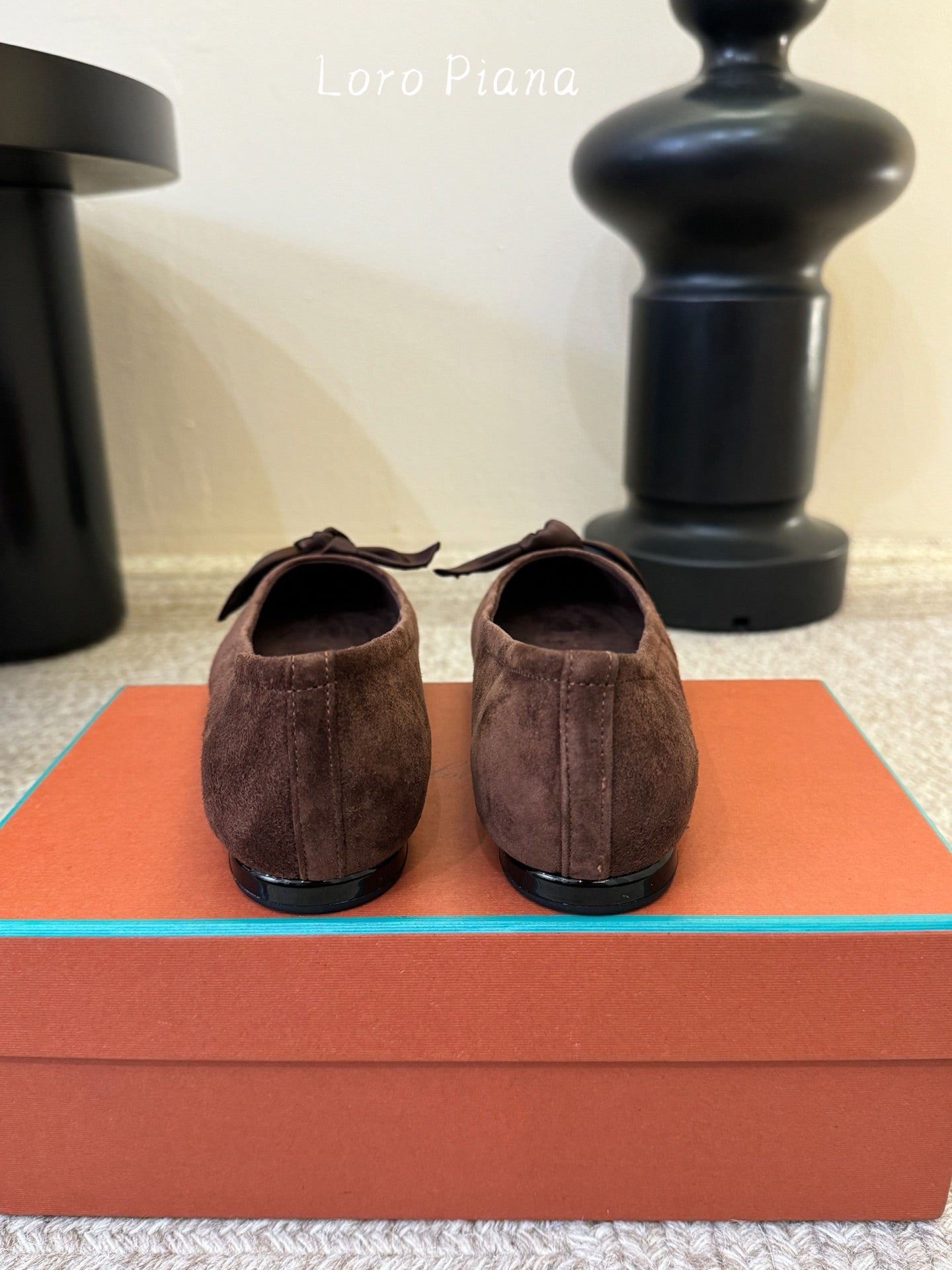 LP 26S BALLET FLATS IN DARK BROWN SUEDE WITH SATIN BOW