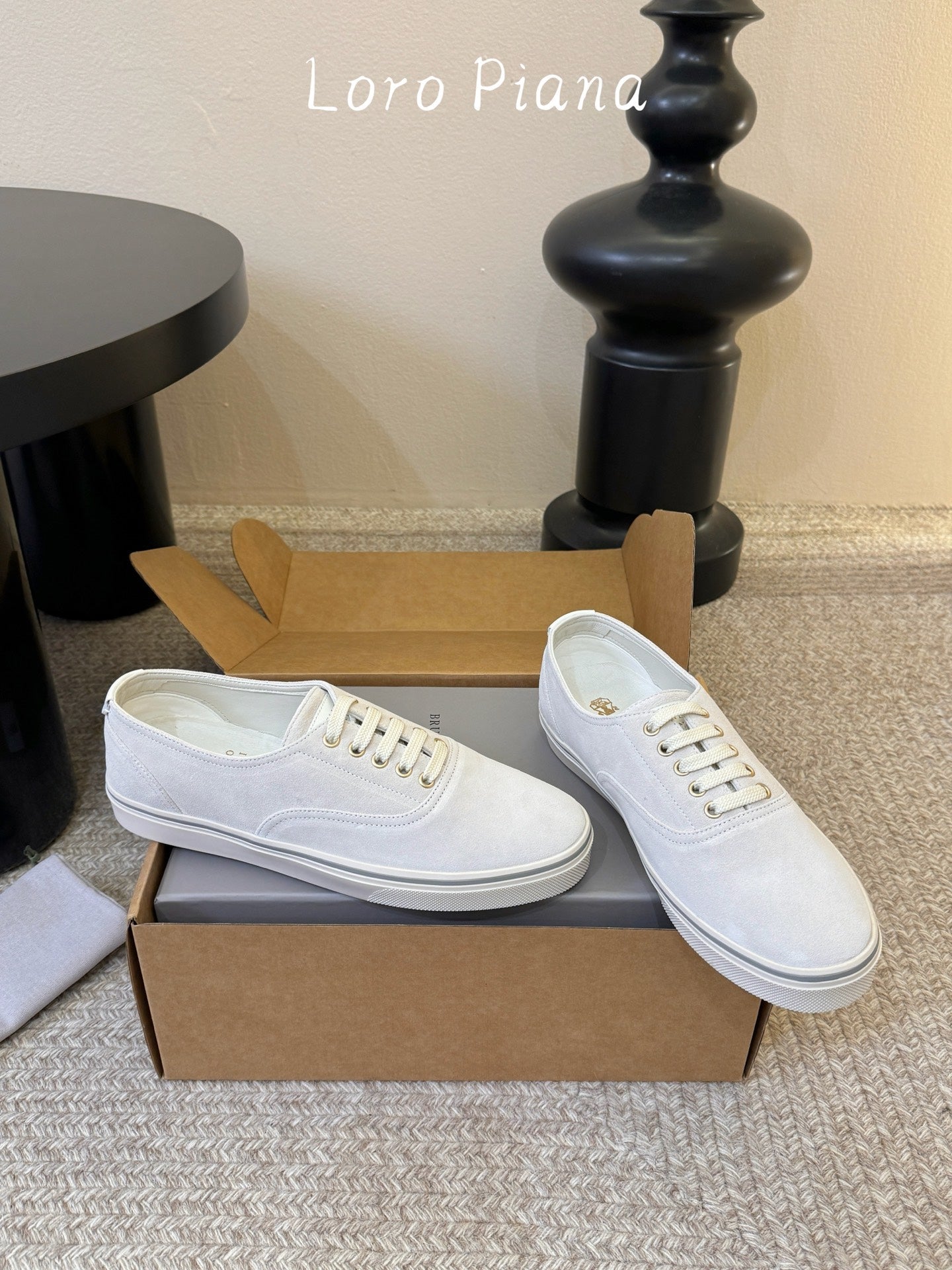 LP 26S LACE-UP SNEAKERS IN CREAM WHITE SUEDE
