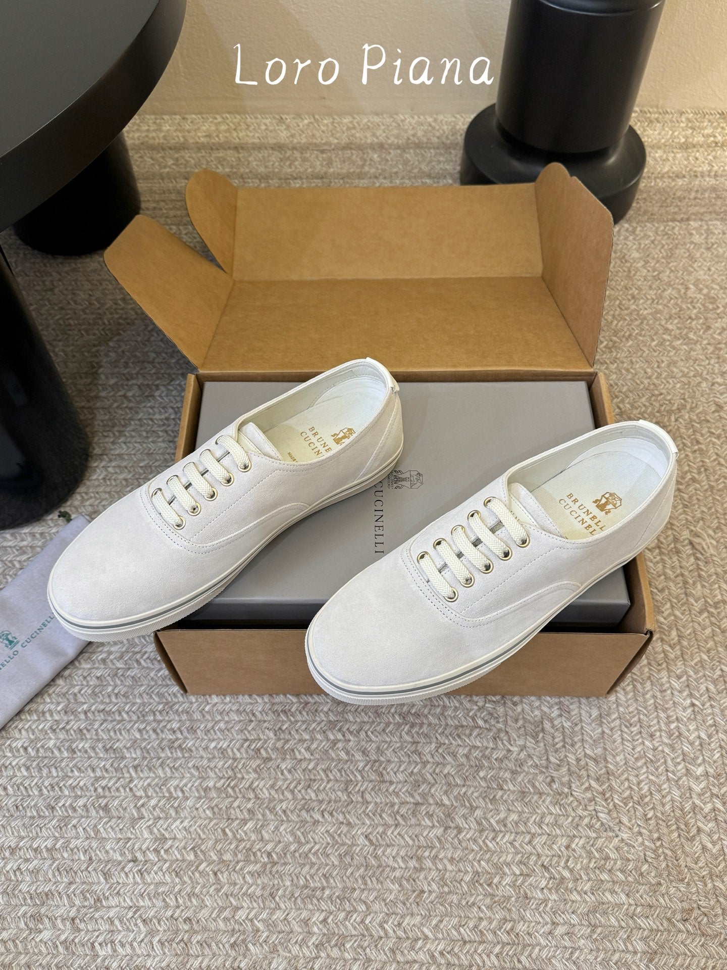 LP 26S LACE-UP SNEAKERS IN CREAM WHITE SUEDE