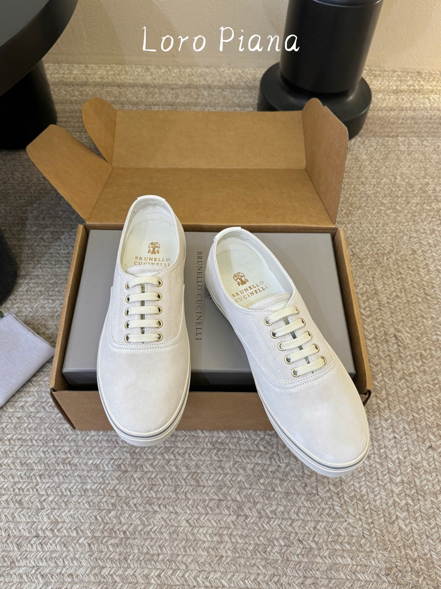 LP 26S LACE-UP SNEAKERS IN CREAM WHITE SUEDE