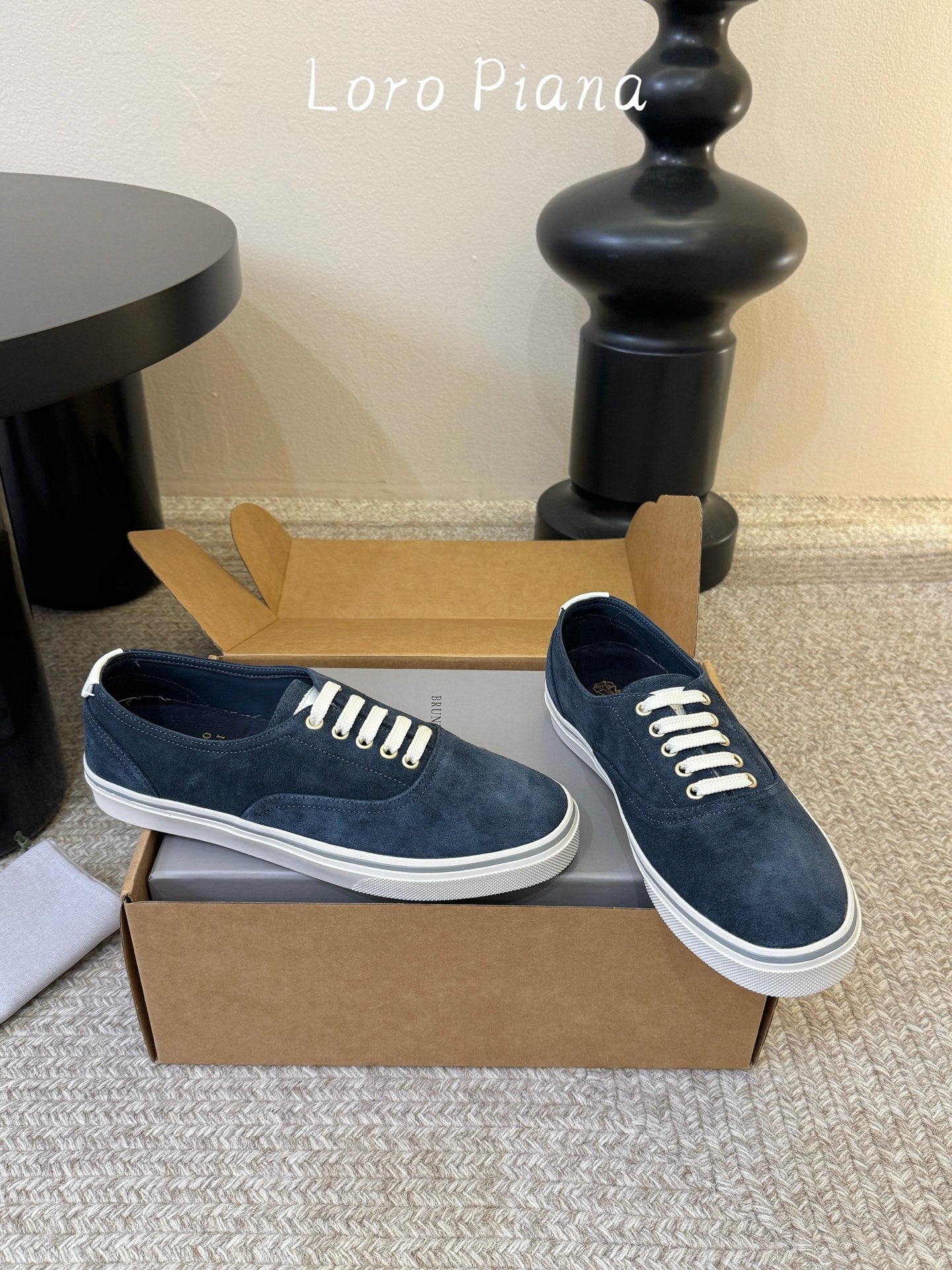 LP 26S LACE-UP SNEAKERS IN NAVY BLUE SUEDE