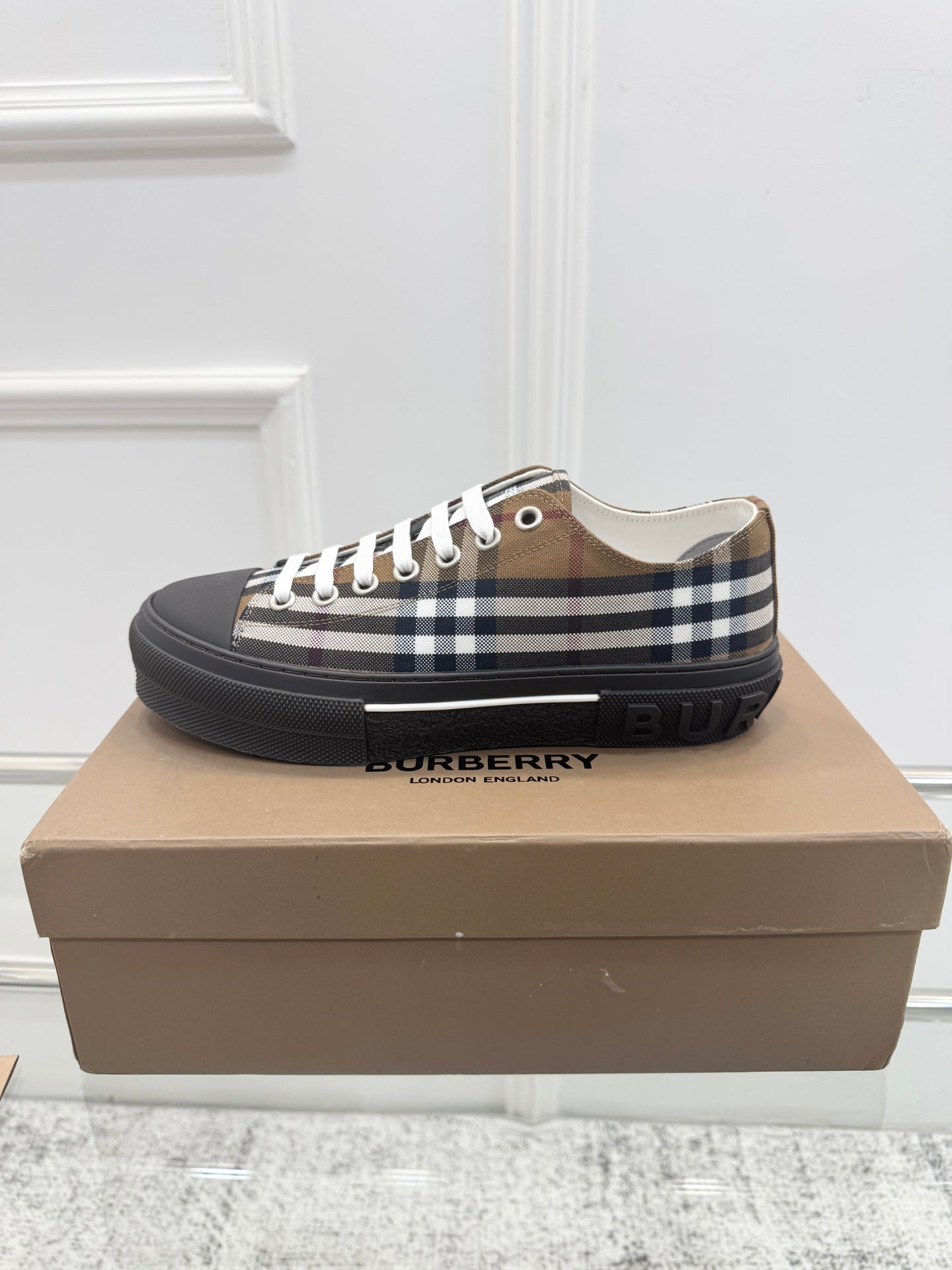 BURBERRY 26S VINTAGE CHECK LOW TOP SNEAKERS IN BLACK AND BROWN CANVAS