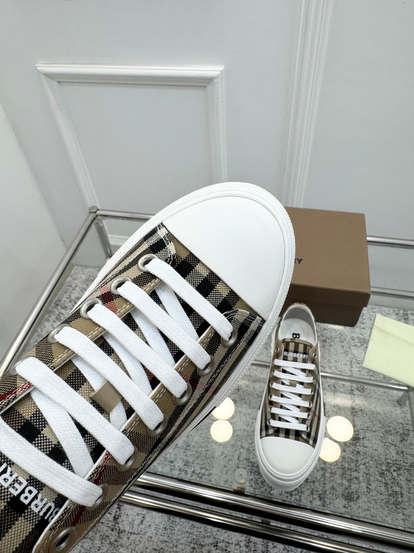 BURBERRY 26S VINTAGE CHECK LOW TOP SNEAKERS IN ARCHIVE BEIGE CANVAS