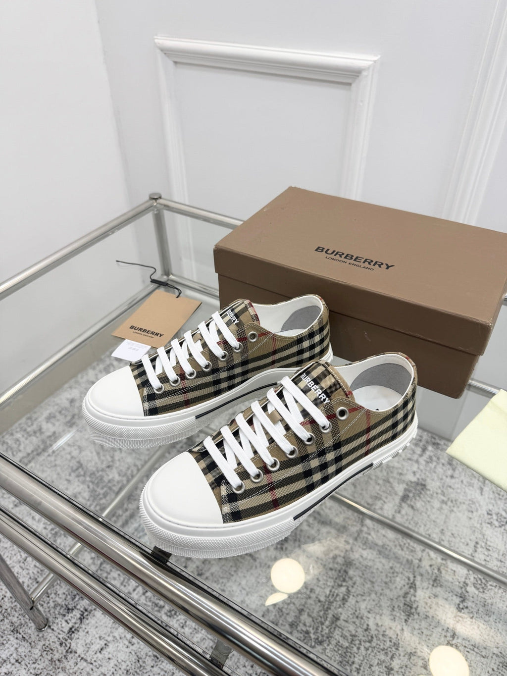 BURBERRY 26S VINTAGE CHECK LOW TOP SNEAKERS IN ARCHIVE BEIGE CANVAS
