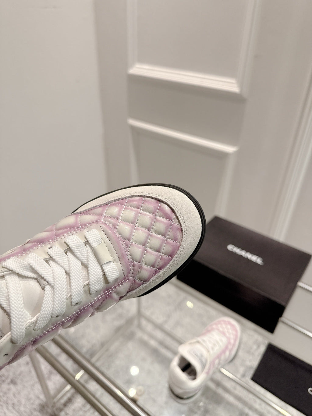 CASUAL SNEAKER IN WHITE AND PURPLE CALFSKIN