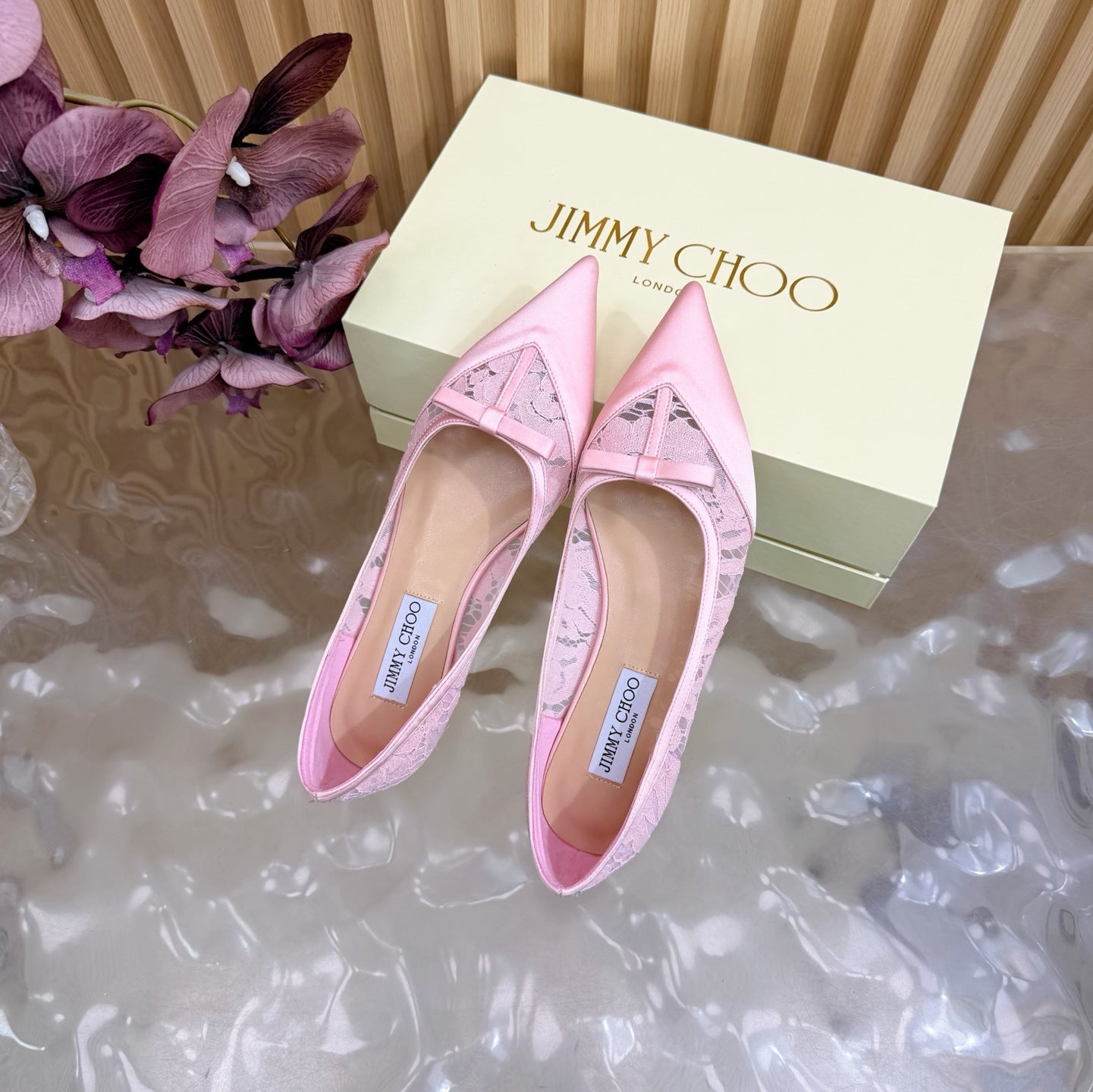 JIMMY CHOO 26S FLATS IN LIGHT PINK LACE AND SATIN